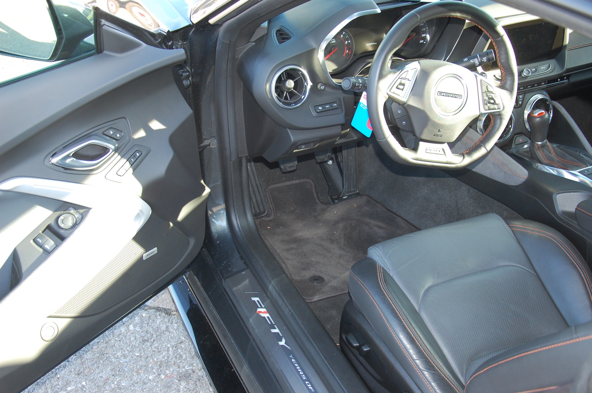 CHEVROLET Camaro 6.2 Coupé 50th Ann. Edition Automatic-image-6