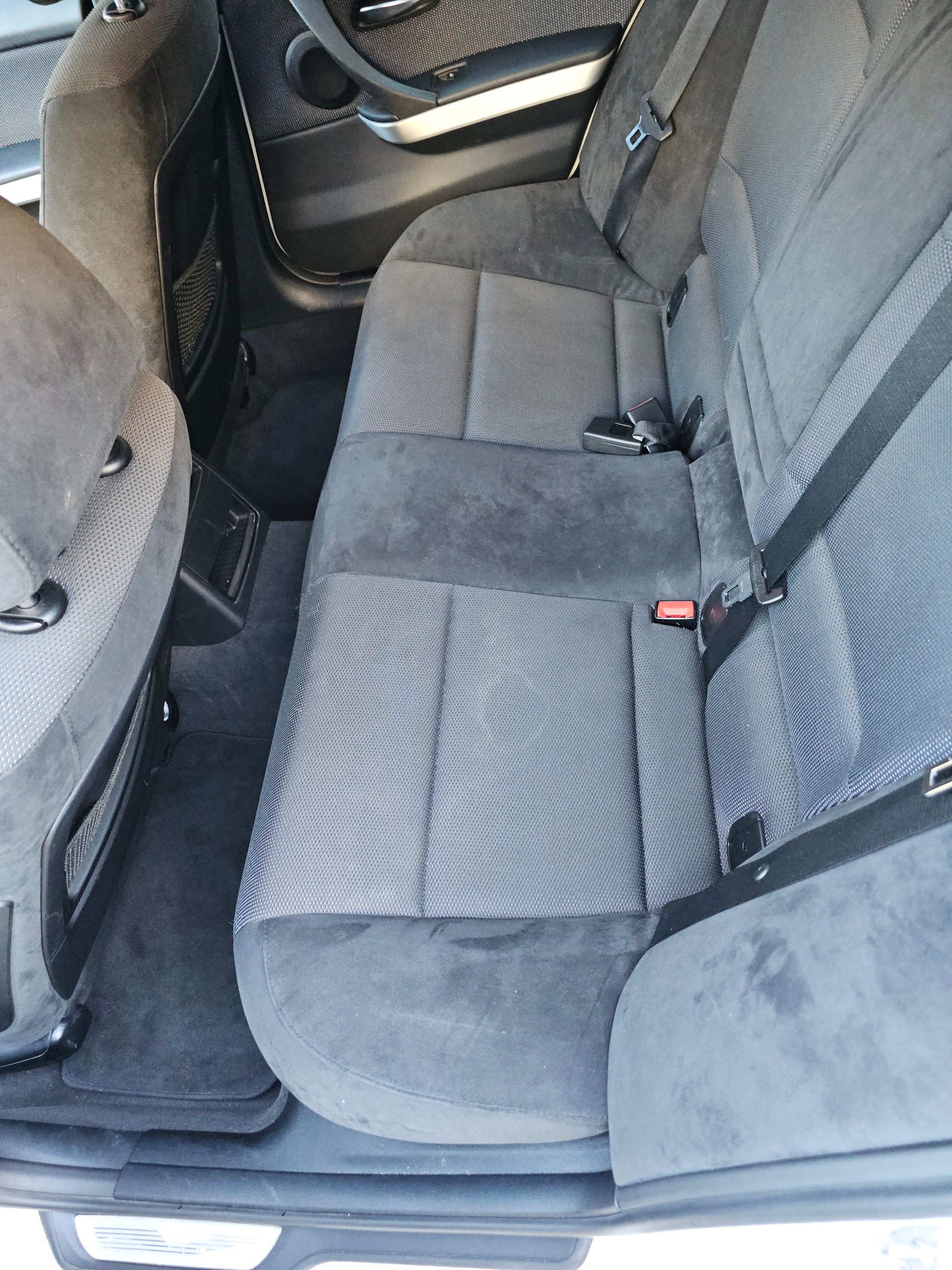 BMW 320d xDrive Touring Dynamic Edition Steptronic-image-12