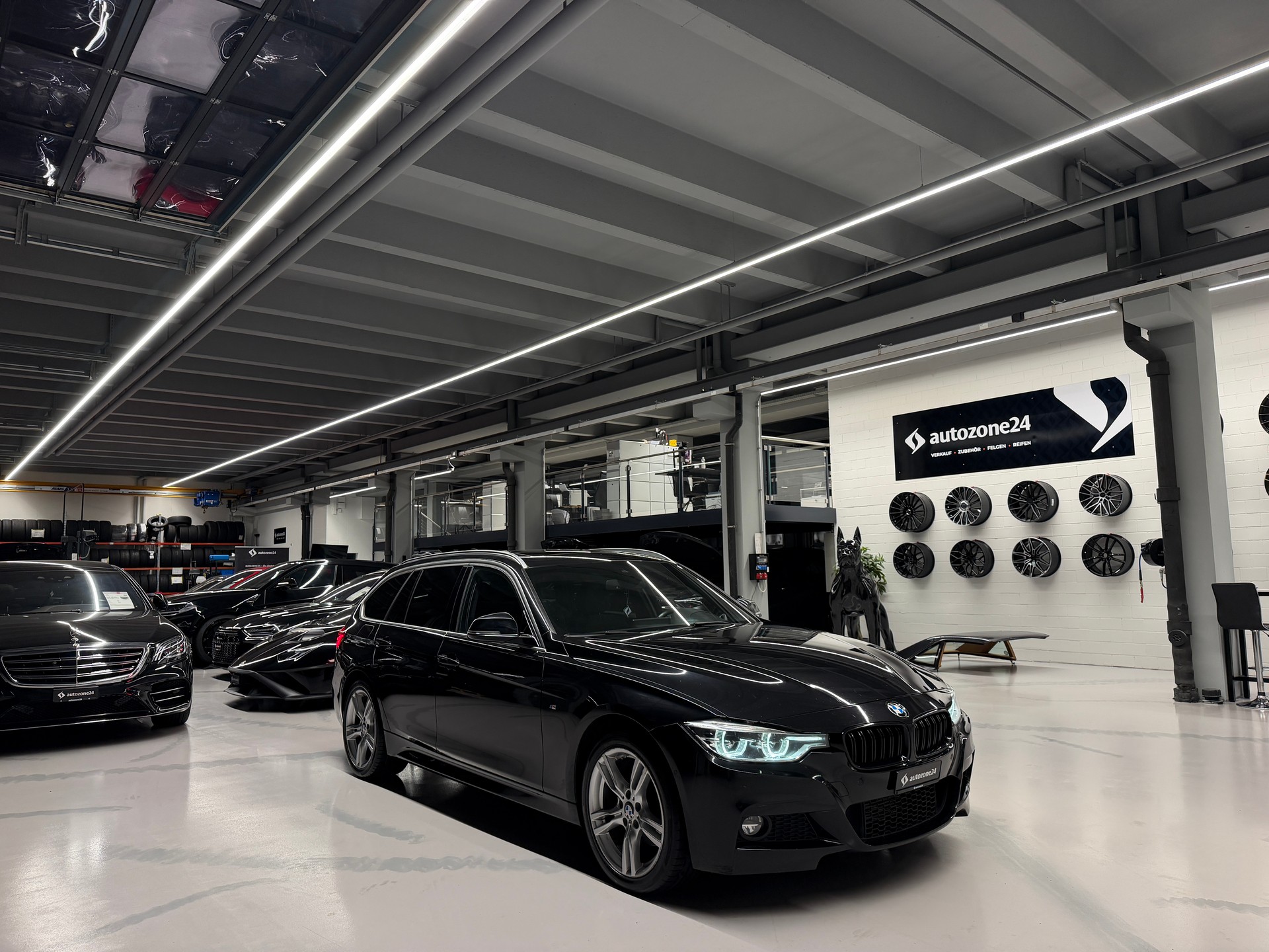BMW 320d xDrive SAG Touring *M-Sport*CH-Auto*Panorama-Glasdach*-showroom-element-2