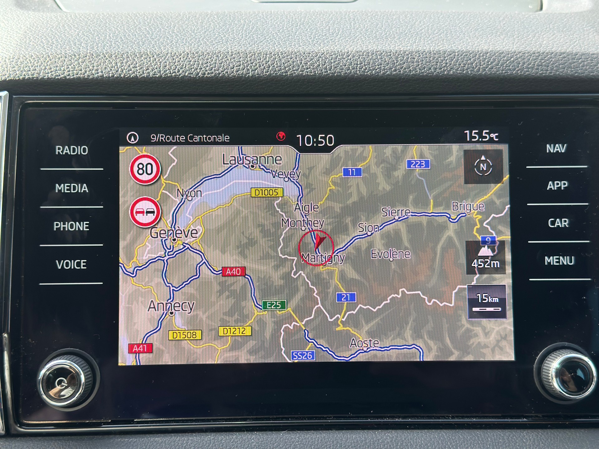 SKODA Karoq 1.5 TSI ACT Ambition DSG-image-18