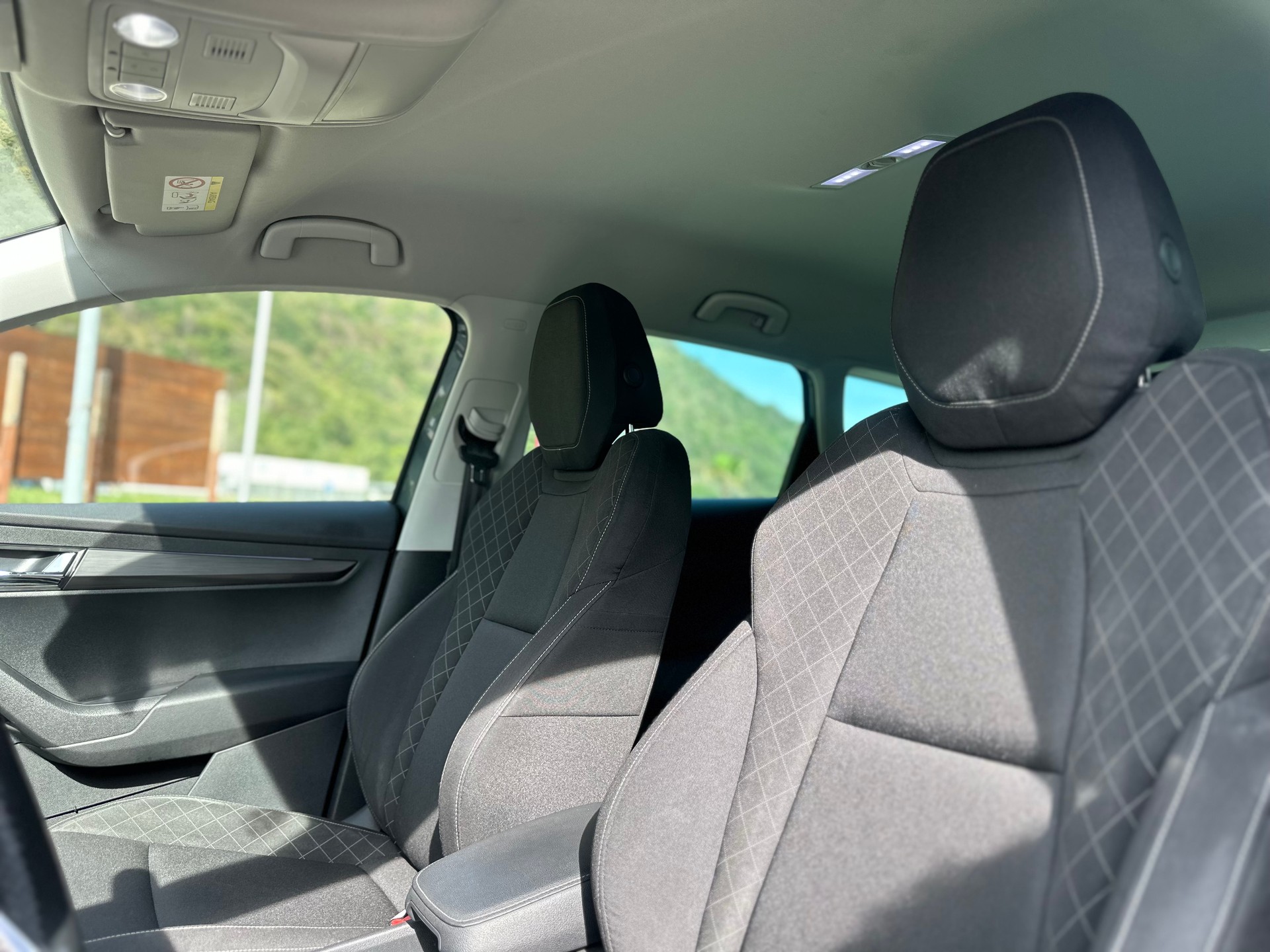 SKODA Karoq 1.5 TSI ACT Ambition DSG-image-27