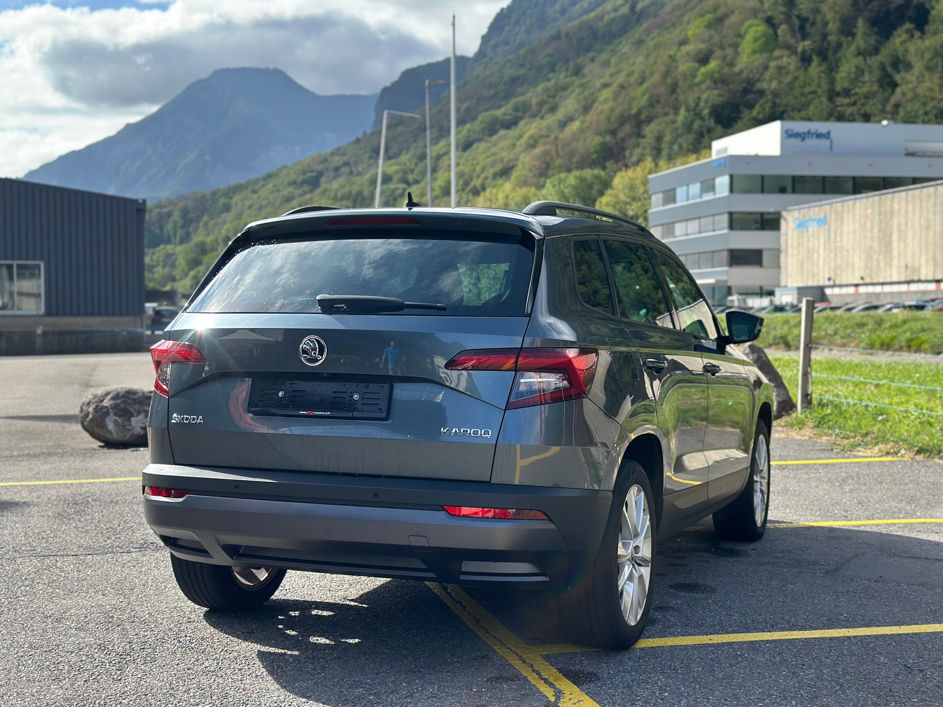 SKODA Karoq 1.5 TSI ACT Ambition DSG-image-3