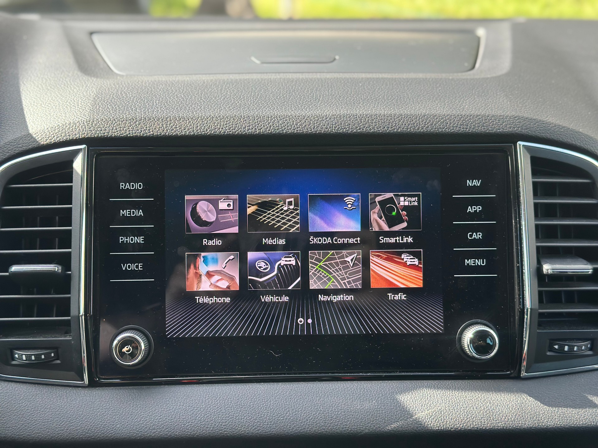 SKODA Karoq 1.5 TSI ACT Ambition DSG-image-14