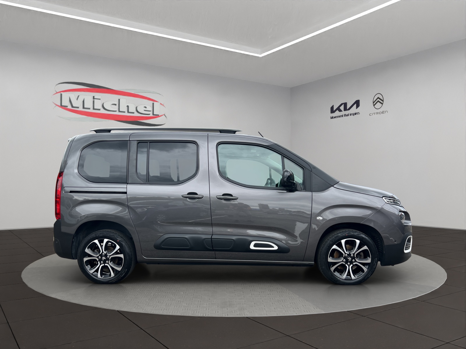 CITROEN Berlingo 1.5 BlueHDi 130 Shine EAT8 / Rückfahrkamera / Totwinkelassistent / inkl. Winterräder / CH-Herstellergarantie-image-6