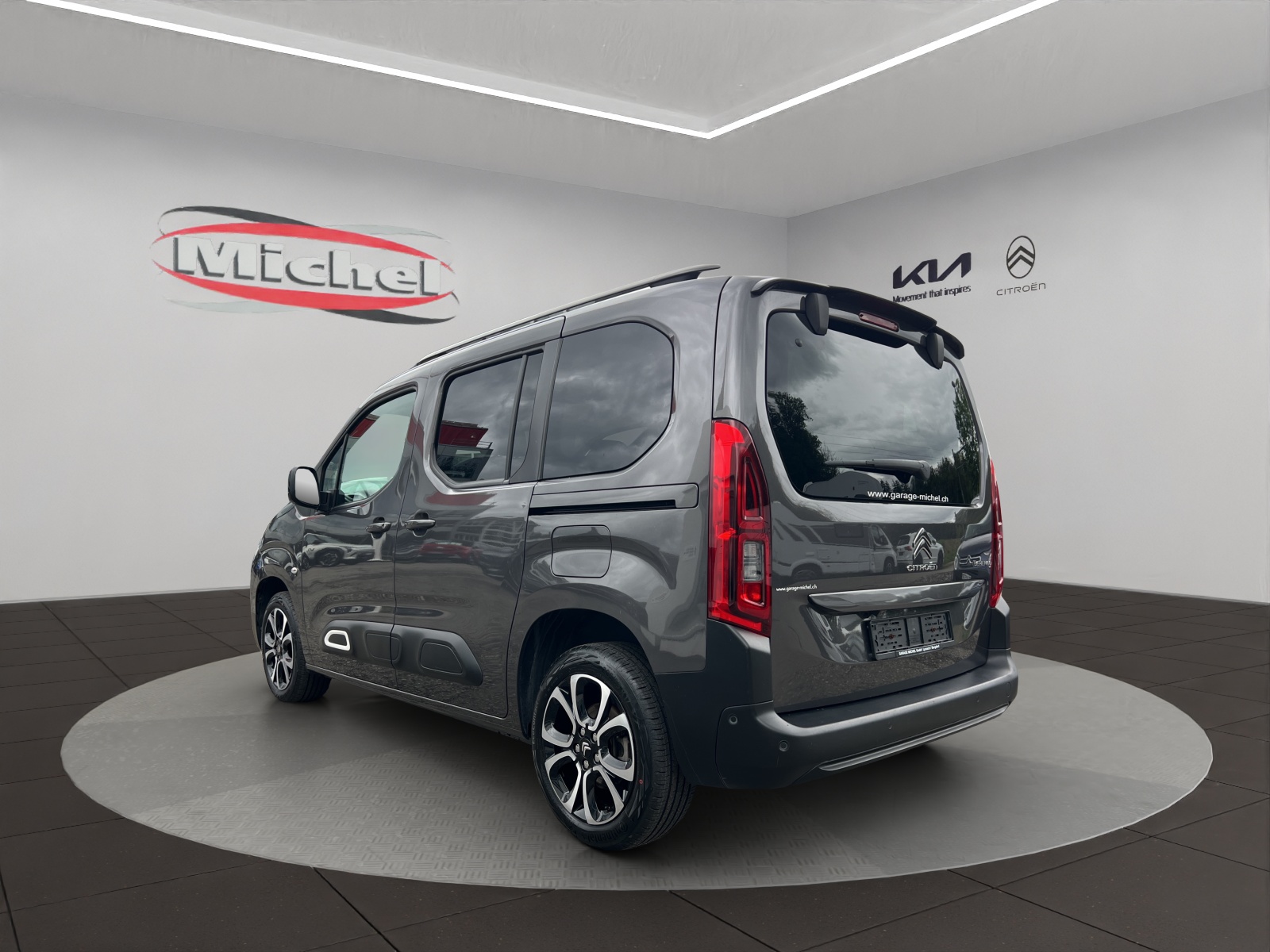 CITROEN Berlingo 1.5 BlueHDi 130 Shine EAT8 / Rückfahrkamera / Totwinkelassistent / inkl. Winterräder / CH-Herstellergarantie-image-3