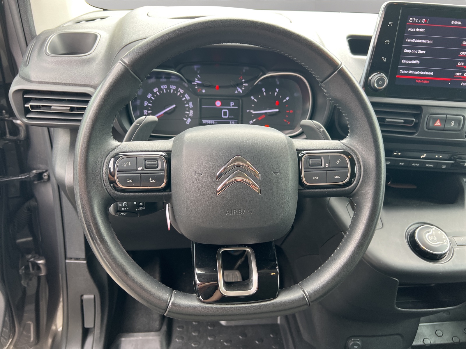 CITROEN Berlingo 1.5 BlueHDi 130 Shine EAT8 / Rückfahrkamera / Totwinkelassistent / inkl. Winterräder / CH-Herstellergarantie-image-8