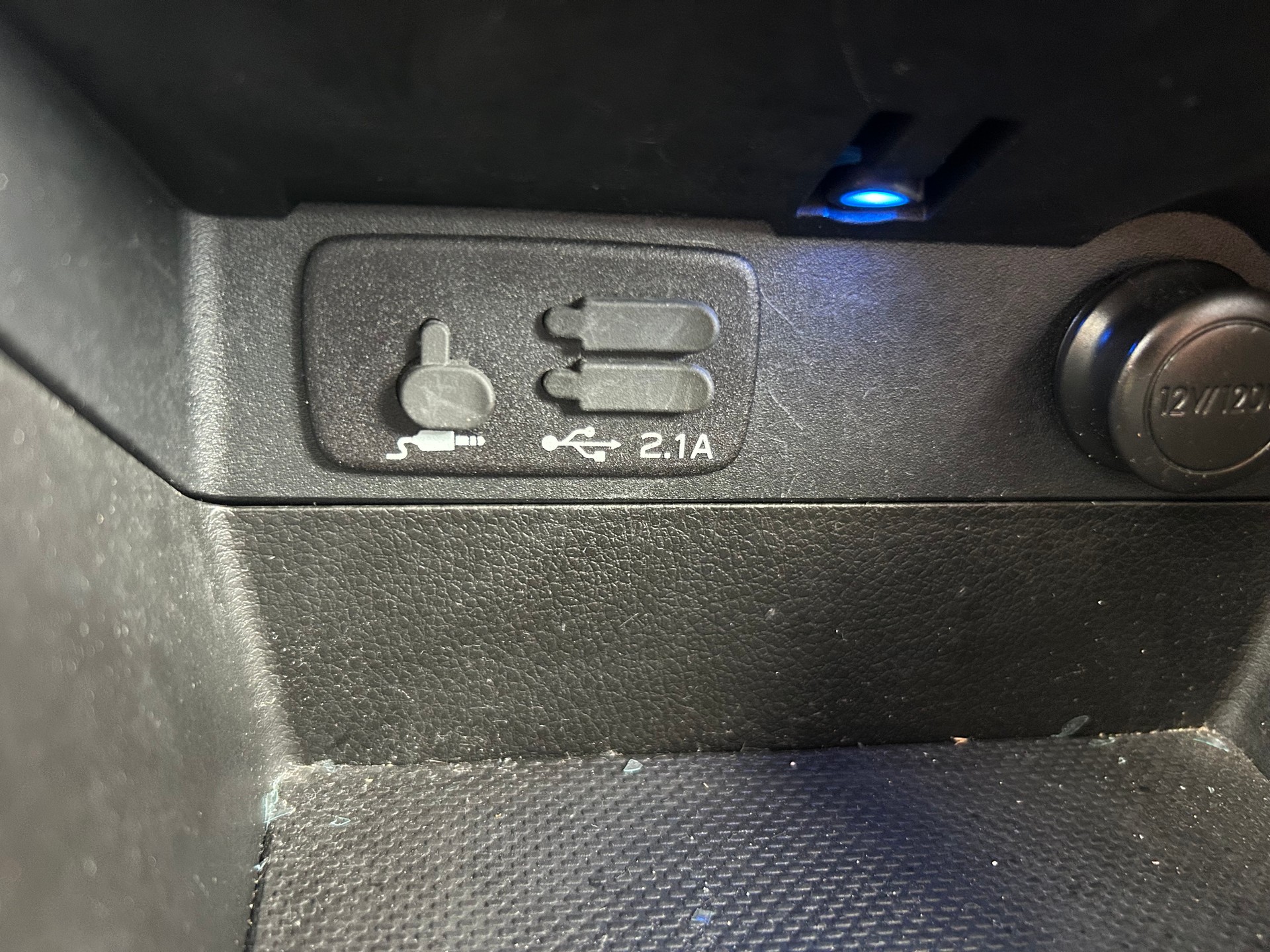 SUBARU Levorg 2.0i Swiss Plus AWD Lineartronic-image-14