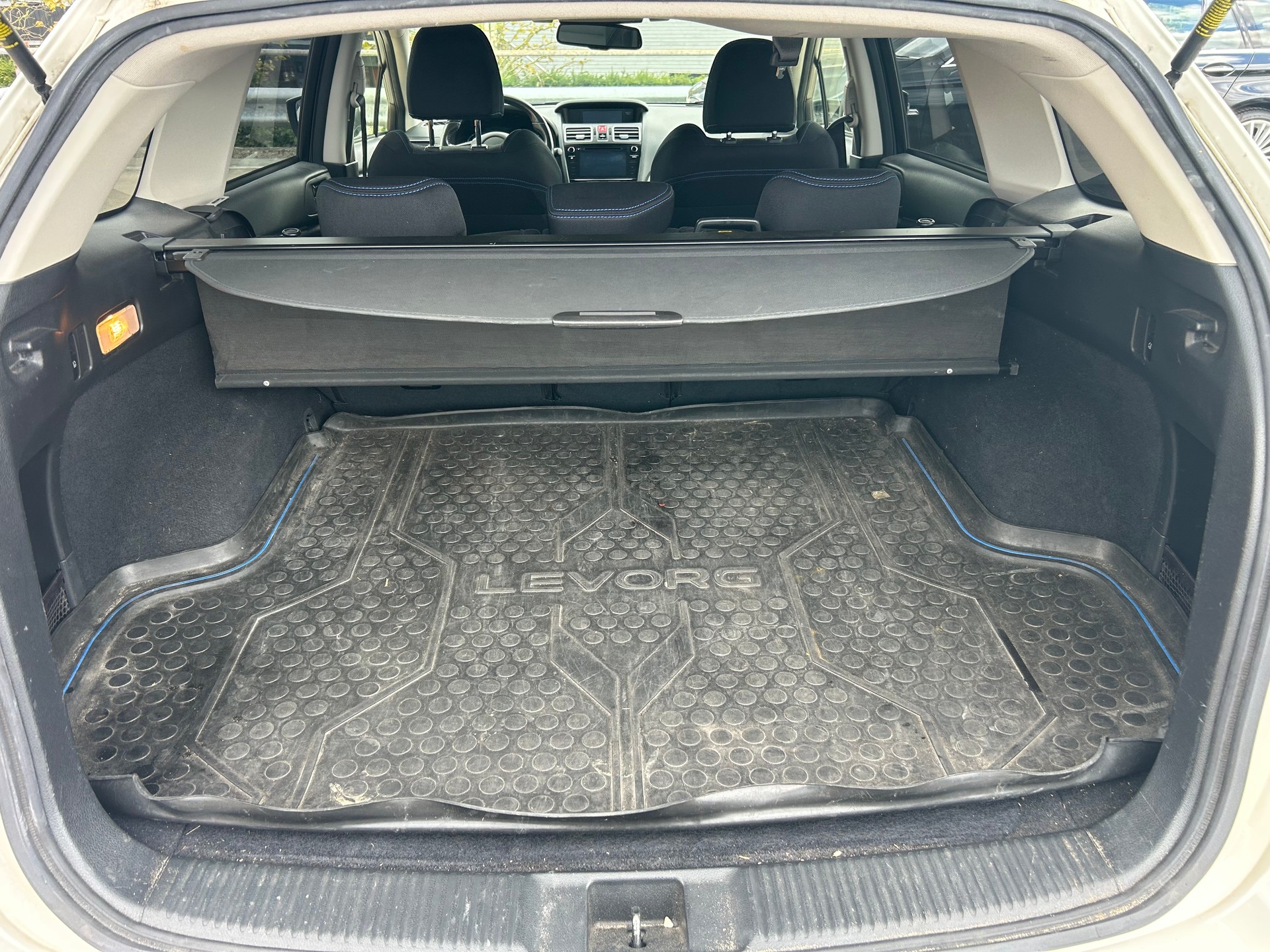 SUBARU Levorg 2.0i Swiss Plus AWD Lineartronic-image-11
