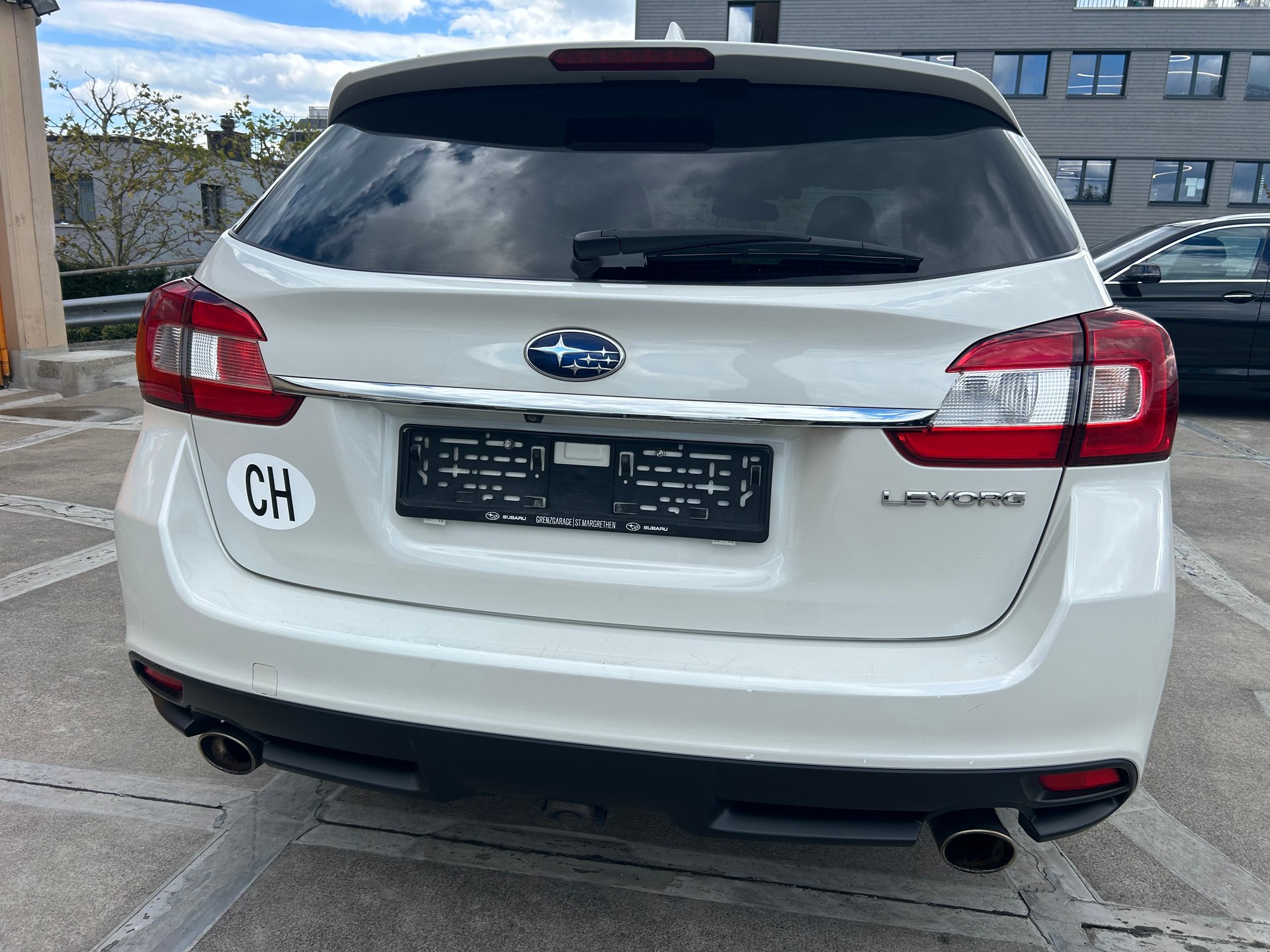 SUBARU Levorg 2.0i Swiss Plus AWD Lineartronic-image-3