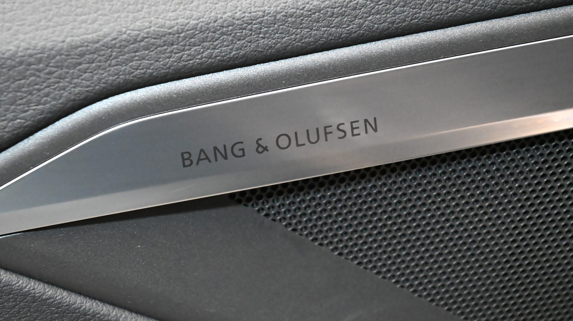 AUDI Q8 Sportback 55 e-tron Black Edition quattro-image-7