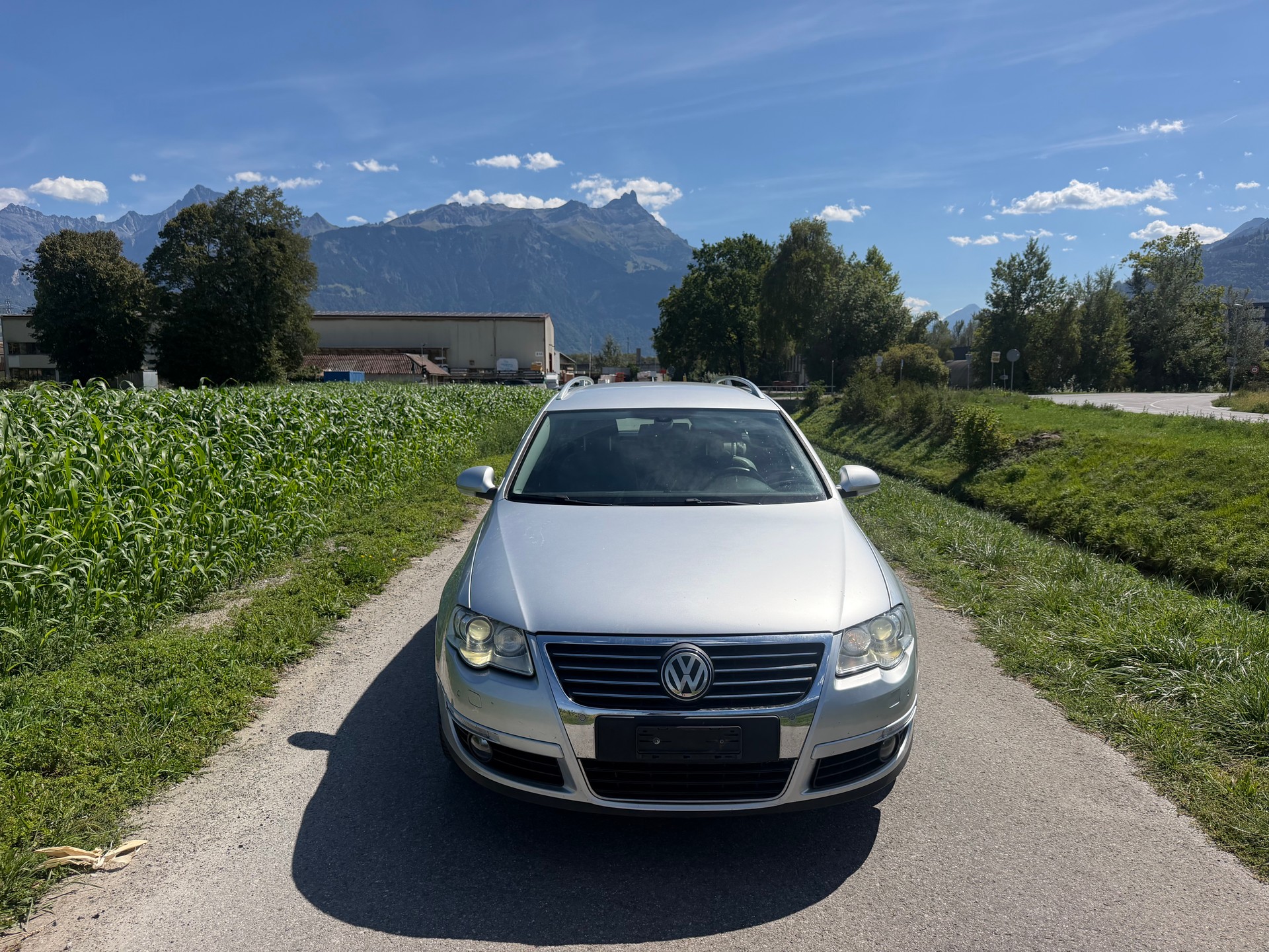 VW Passat Variant 3.2 V6 FSI Sportline 4Motion-image-1