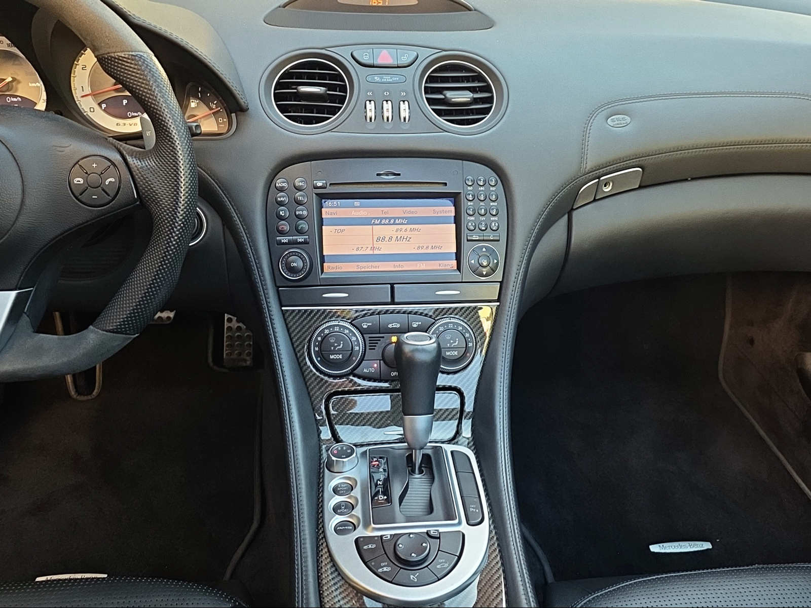 MERCEDES-BENZ SL 63 AMG Speedshift MCT-image-11