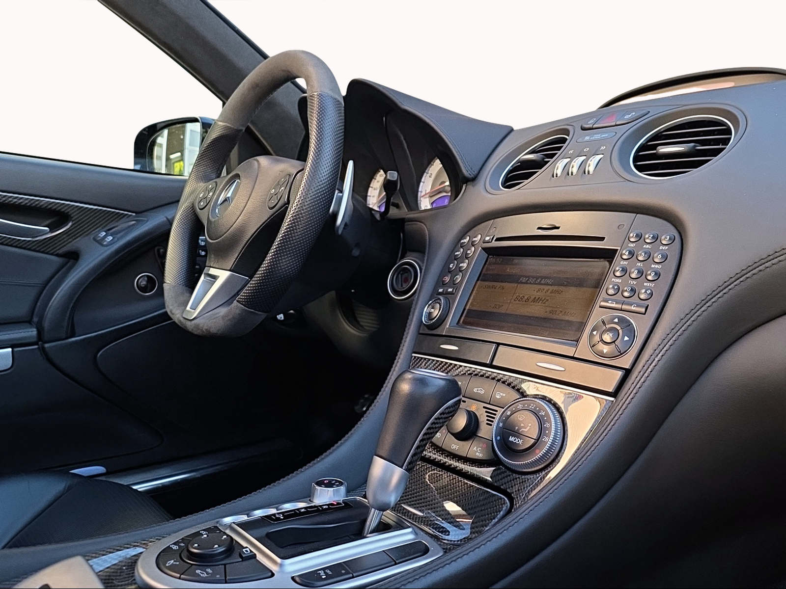 MERCEDES-BENZ SL 63 AMG Speedshift MCT-image-12