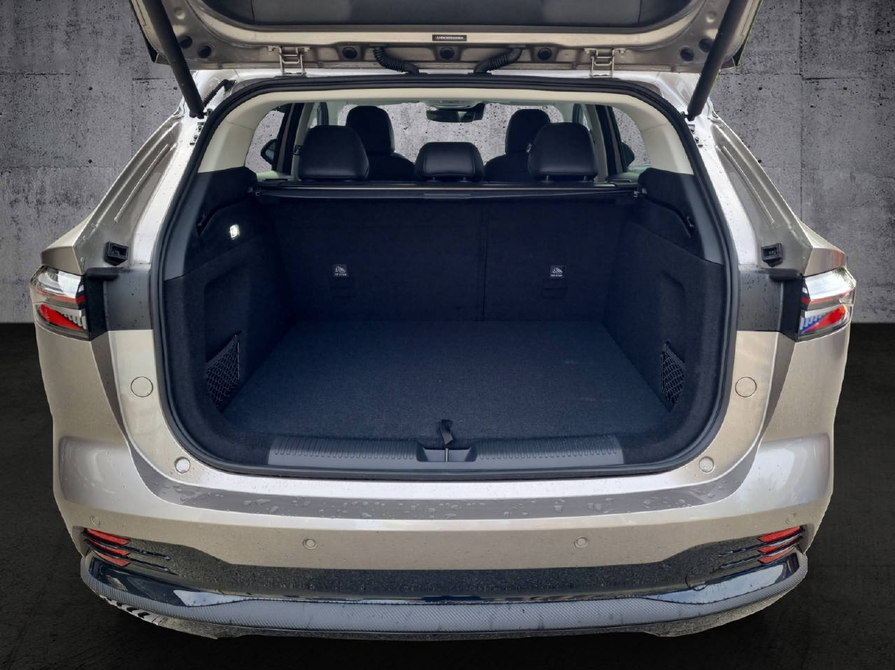 MG HS 1.5 Hybrid Luxury-image-8