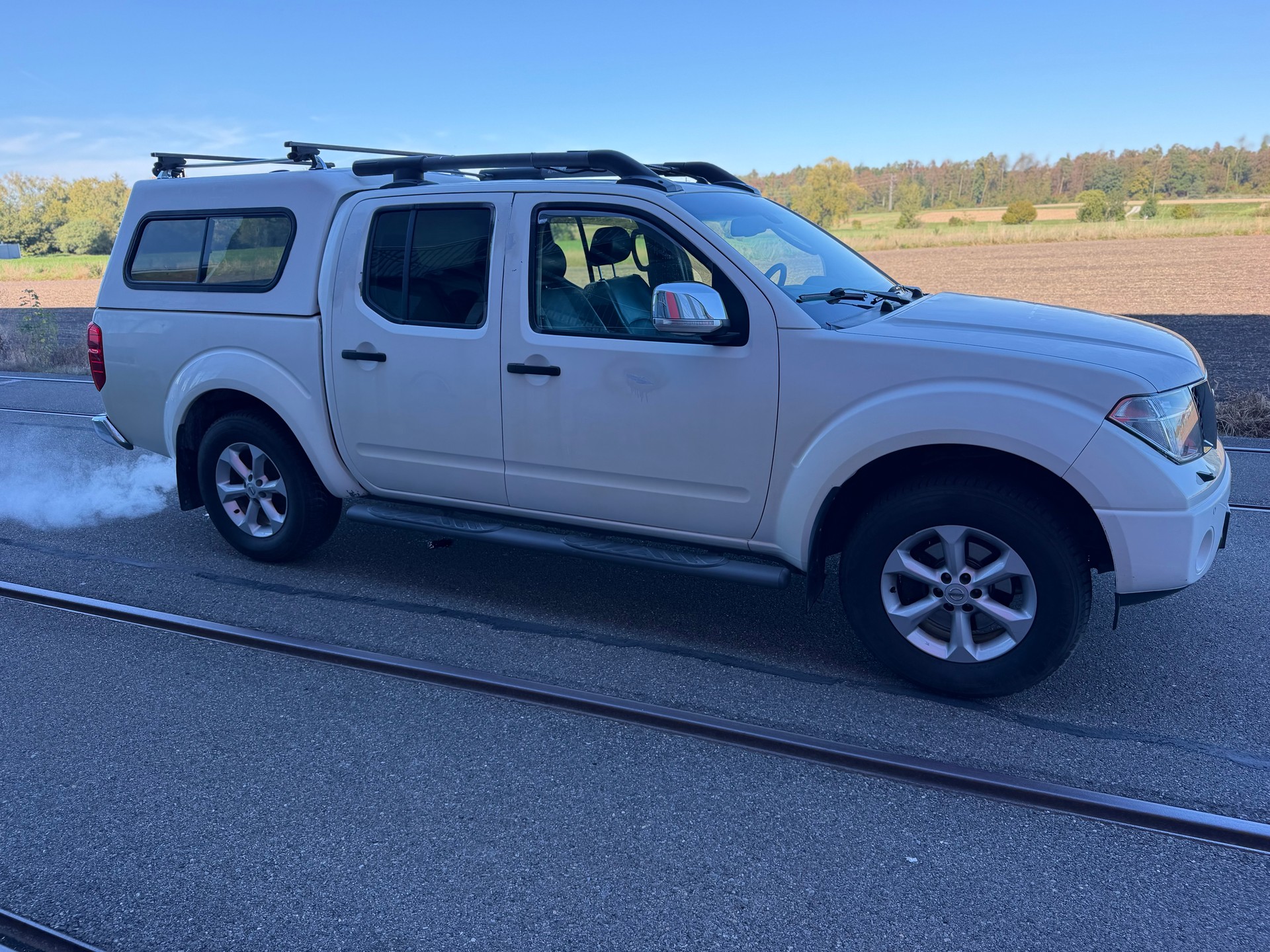 NISSAN Navara Double Cab SE 2.5 dCiA 4WD-image-3