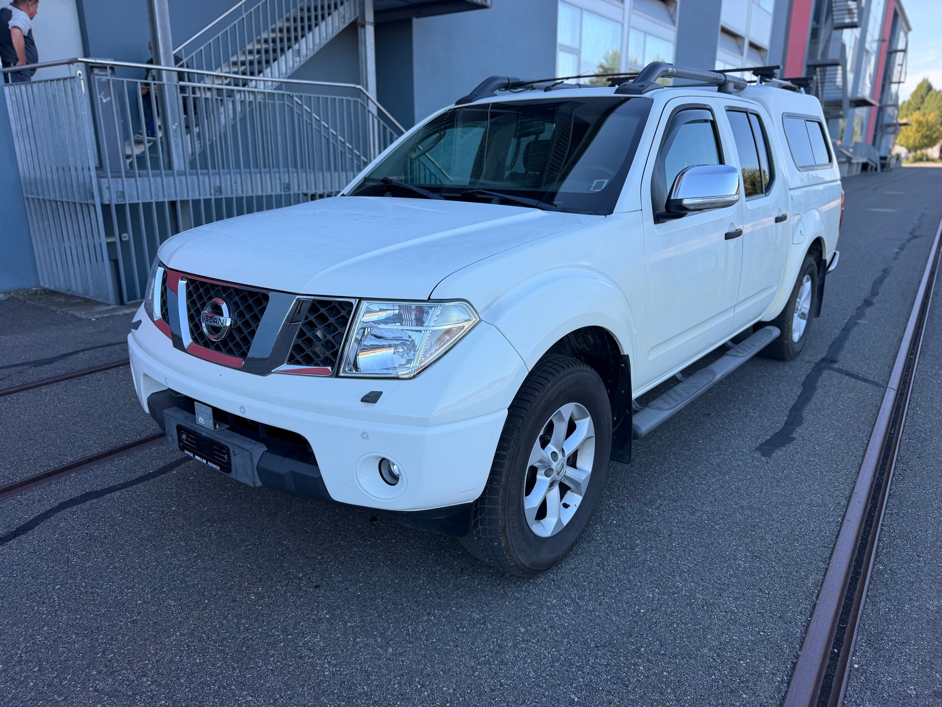NISSAN Navara Double Cab SE 2.5 dCiA 4WD-image-0