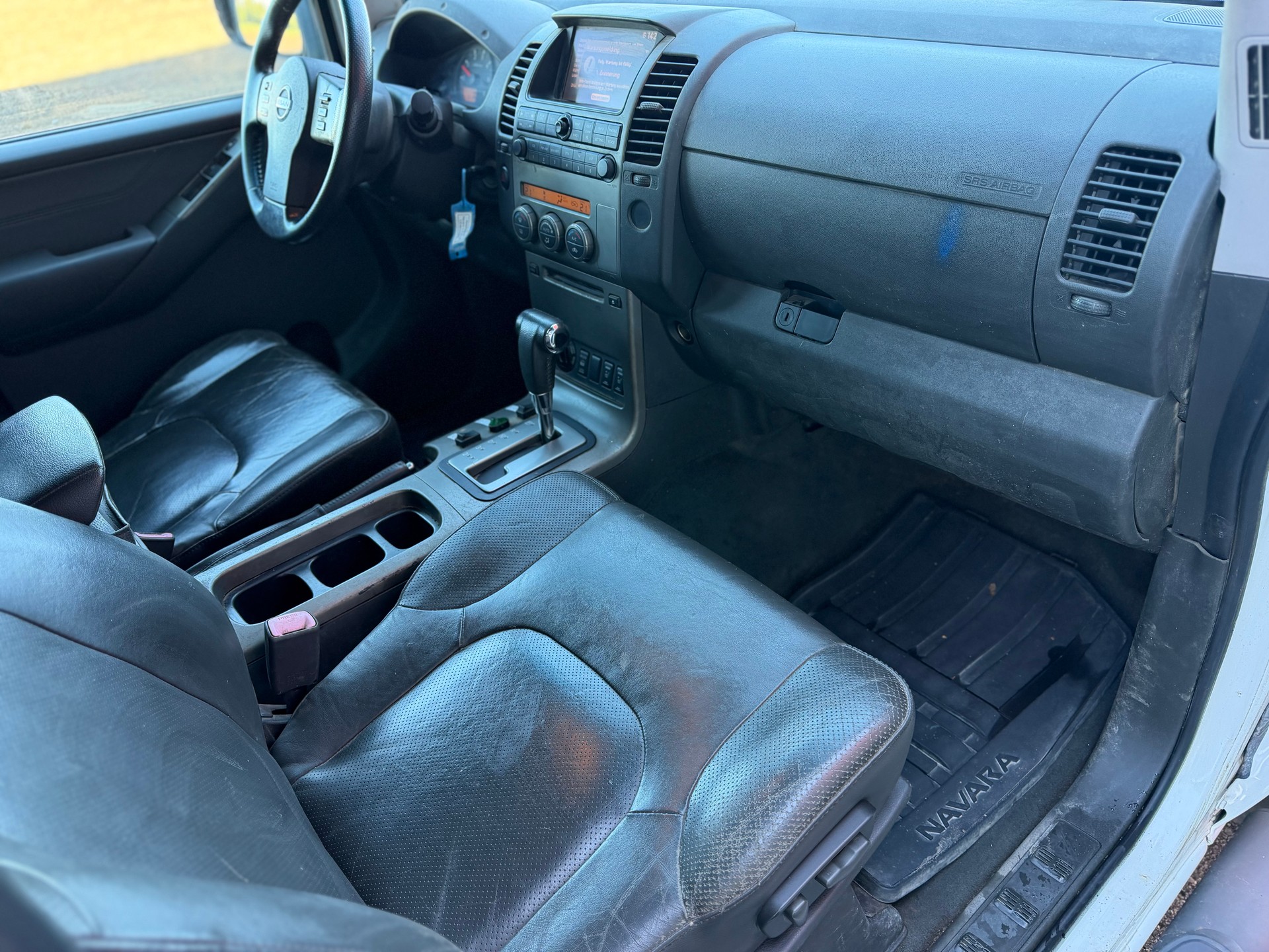 NISSAN Navara Double Cab SE 2.5 dCiA 4WD-image-10
