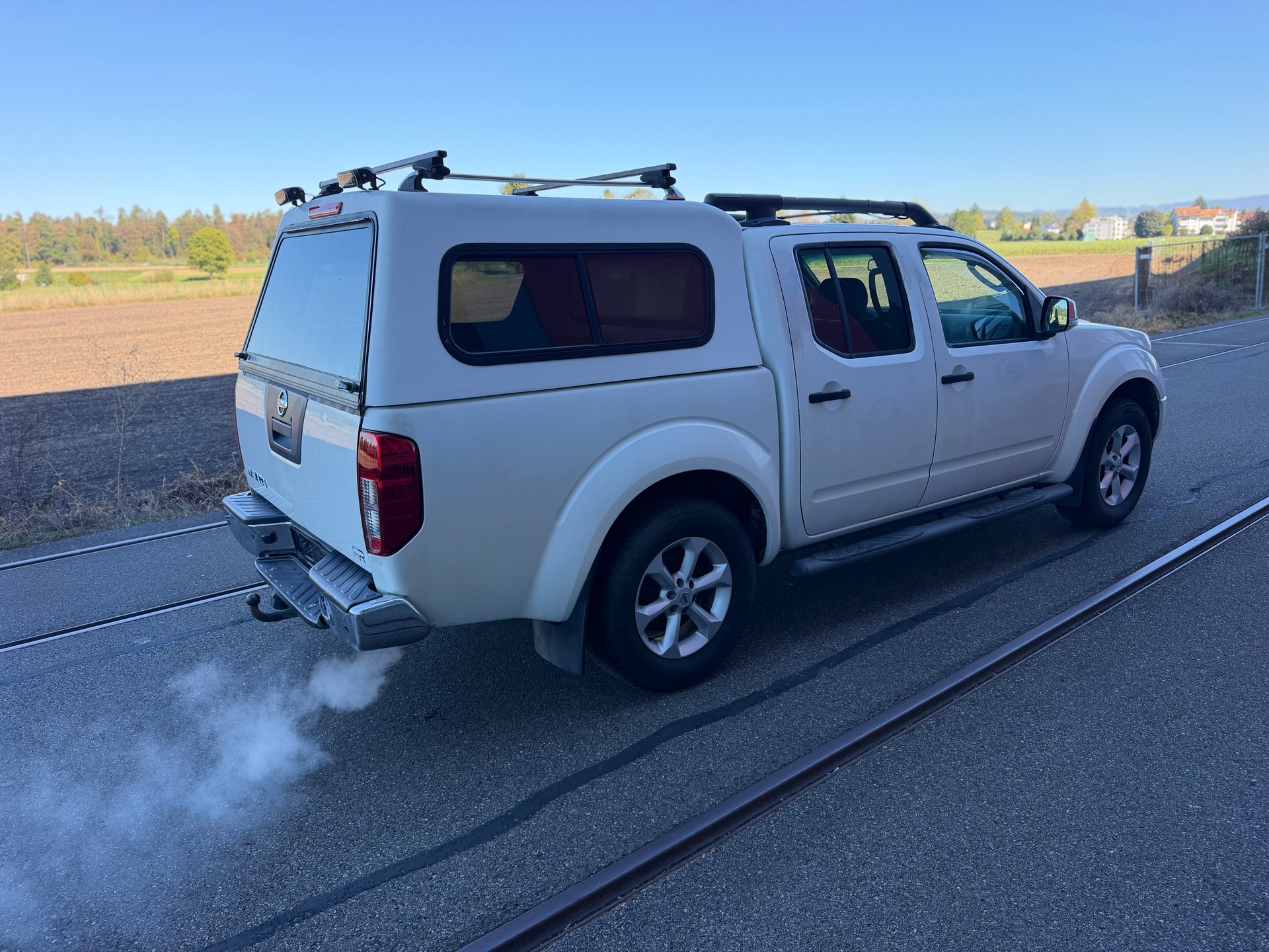 NISSAN Navara Double Cab SE 2.5 dCiA 4WD-image-4