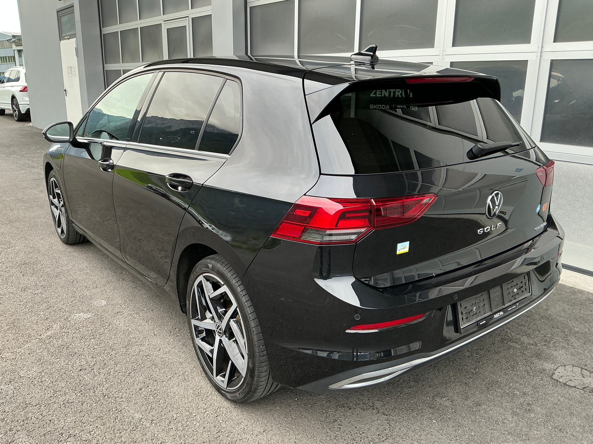 VW Golf VIII 1.4 TSI PHEV Style DSG-image-1