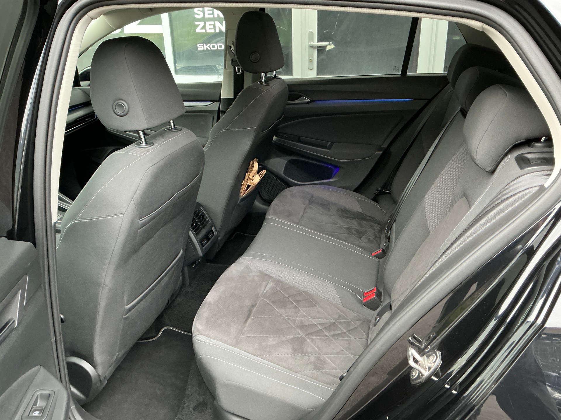 VW Golf VIII 1.4 TSI PHEV Style DSG-image-8