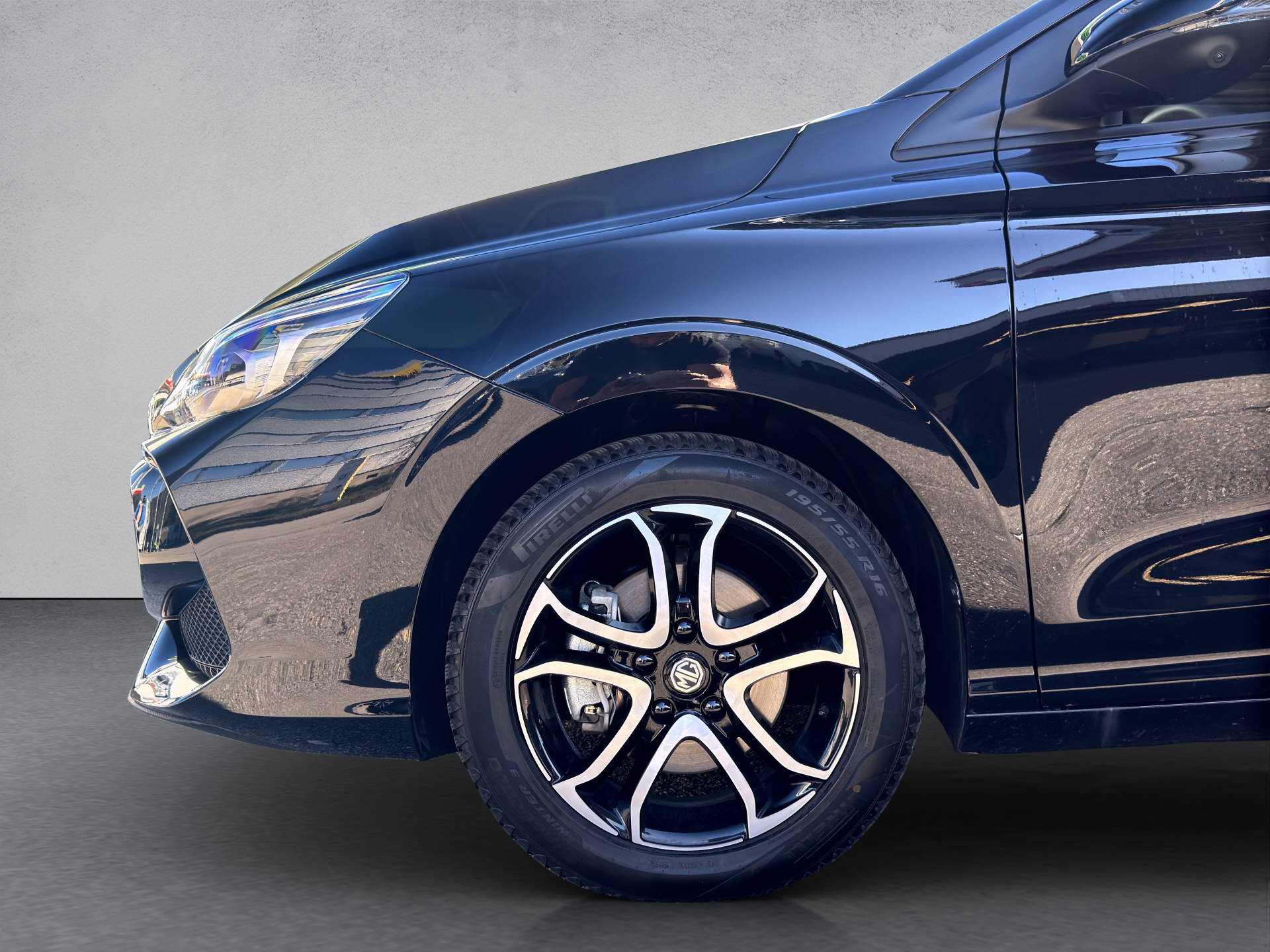 MG 3 1.5 Hybrid Luxury-image-2