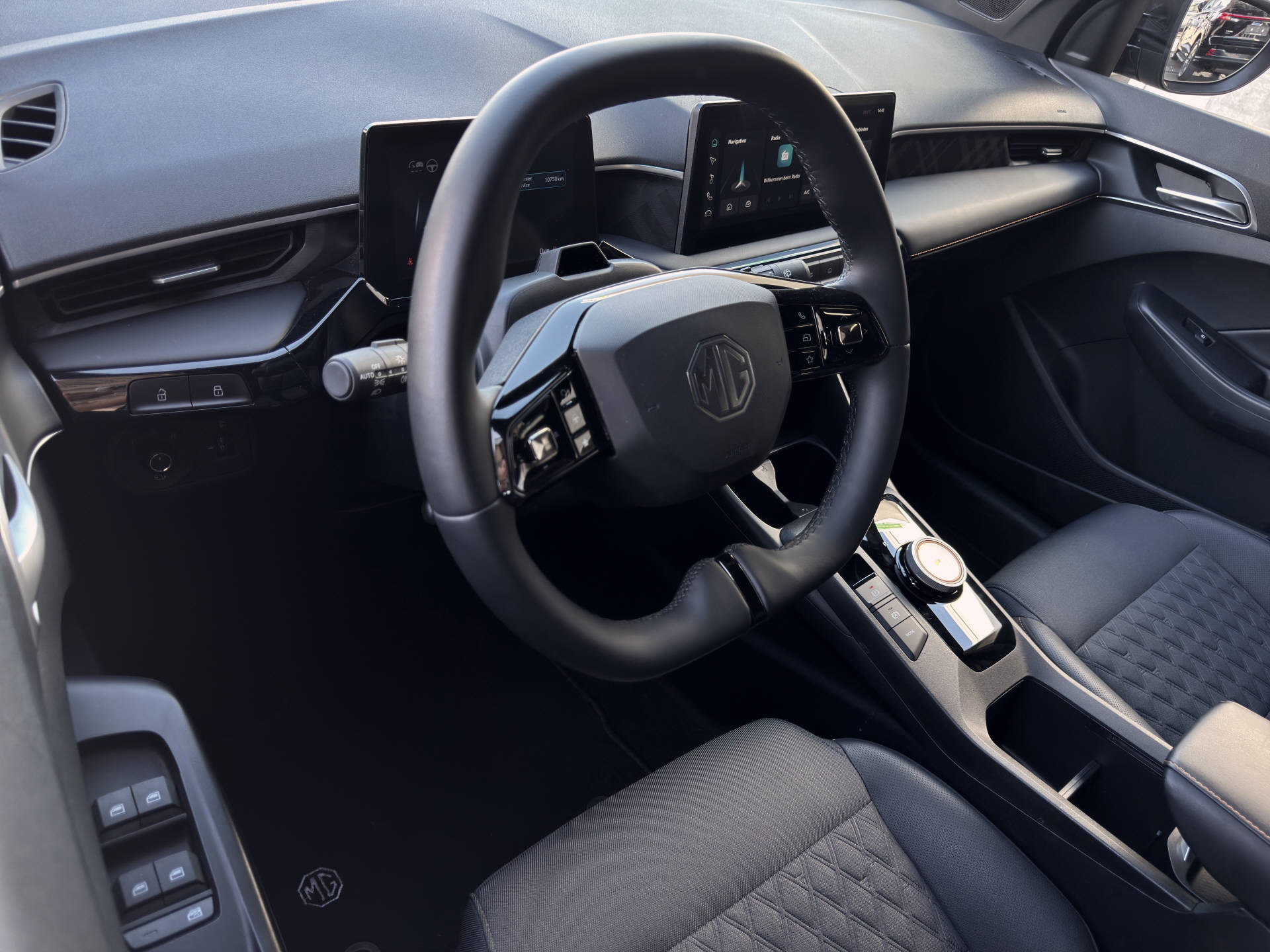 MG 3 1.5 Hybrid Luxury-image-13