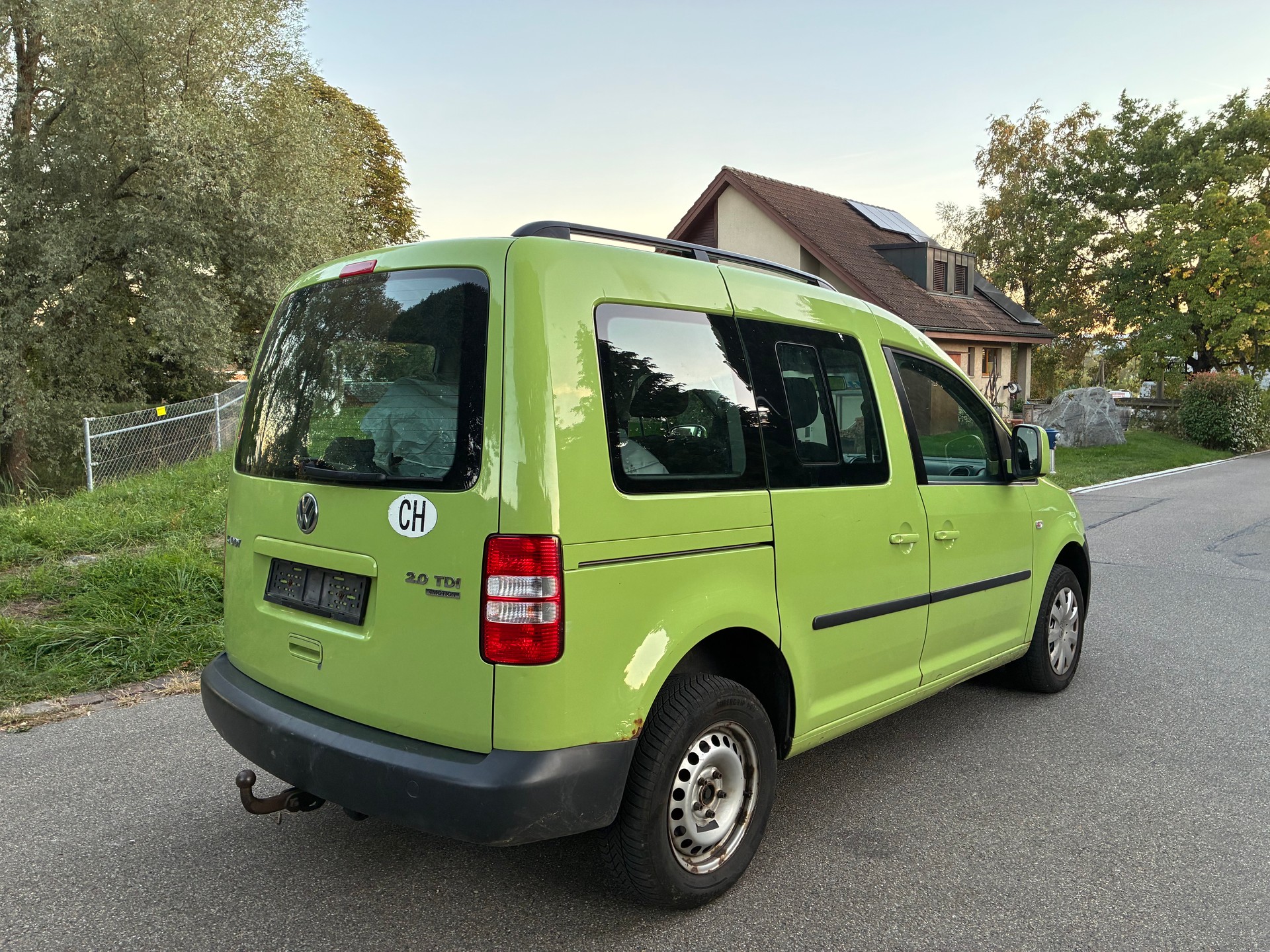 VW Caddy 2.0 TDI 4Motion-image-2