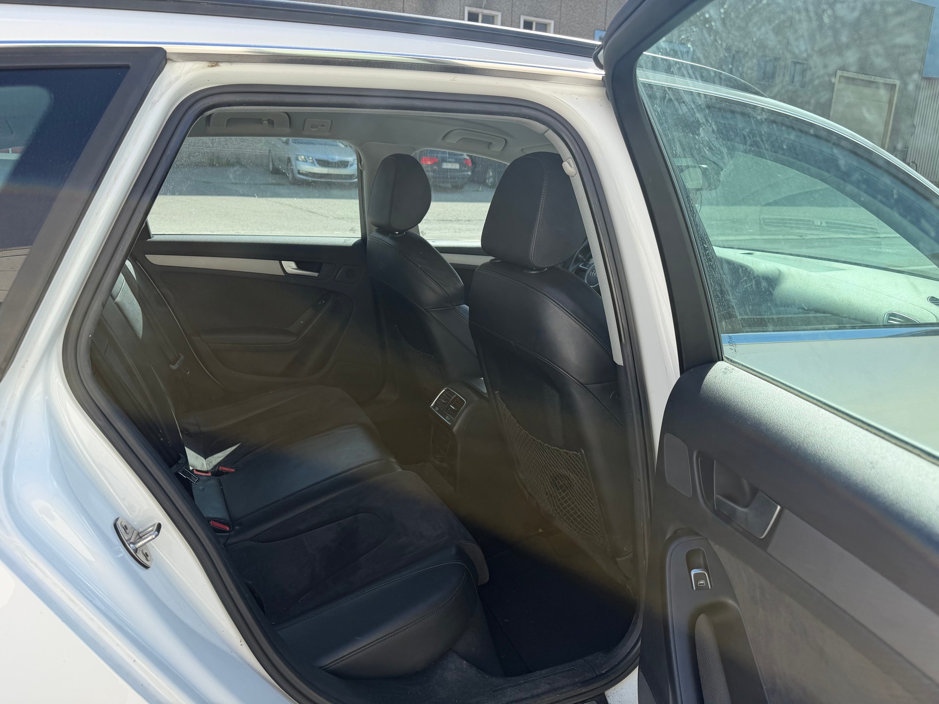 AUDI A4 Avant 1.8 TFSI-image-10