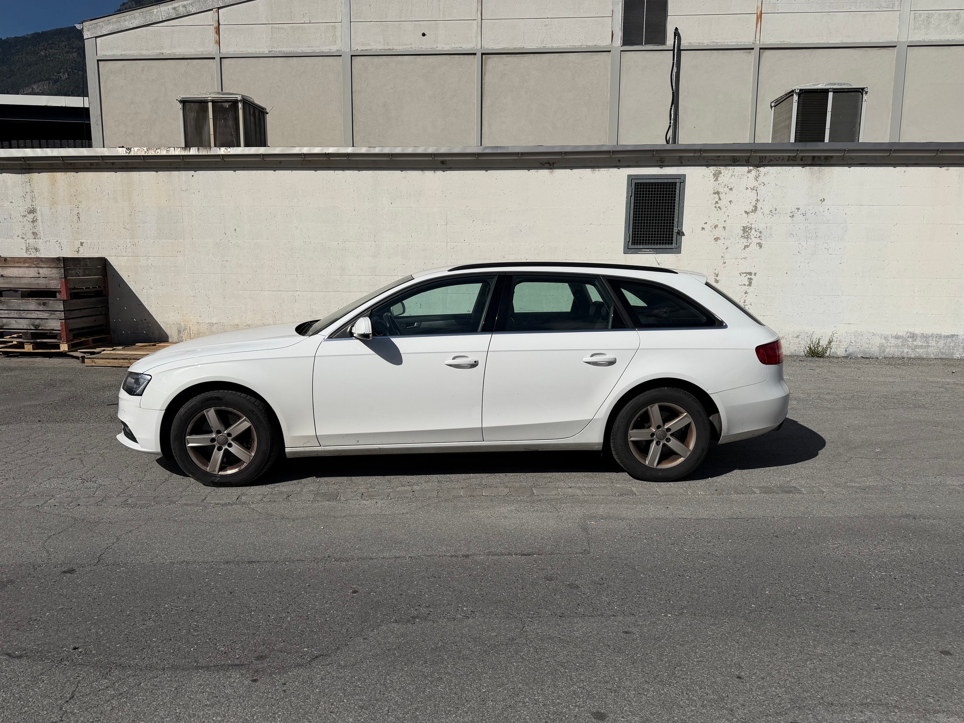 AUDI A4 Avant 1.8 TFSI-image-3