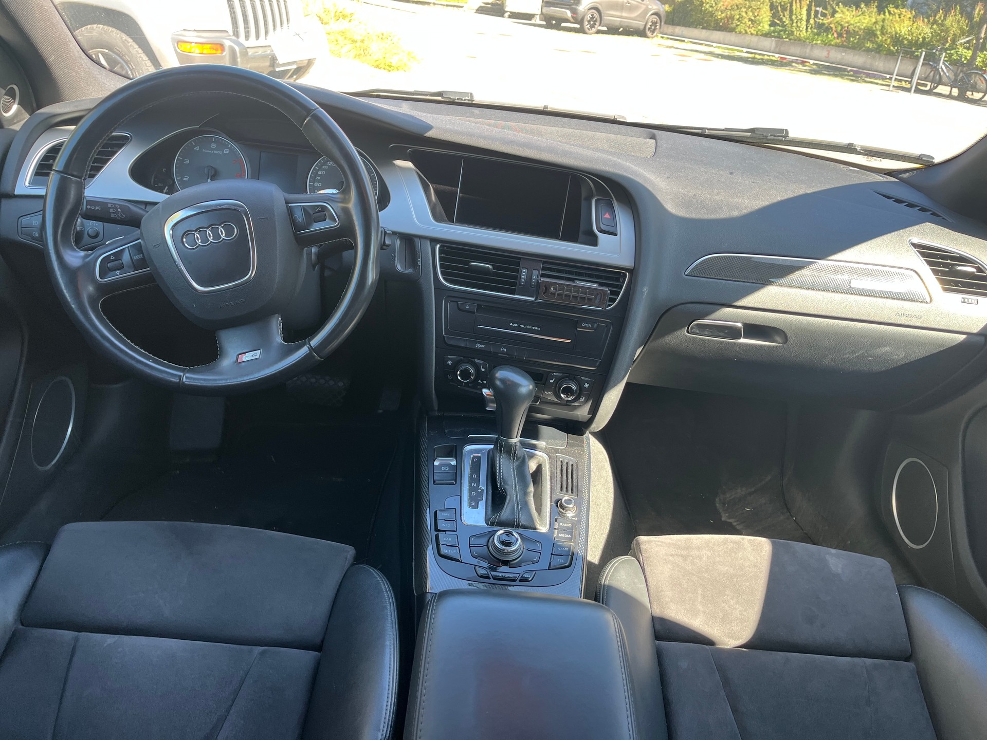 AUDI S4 Avant 3.0 TFSI quattro S-tronic-image-7