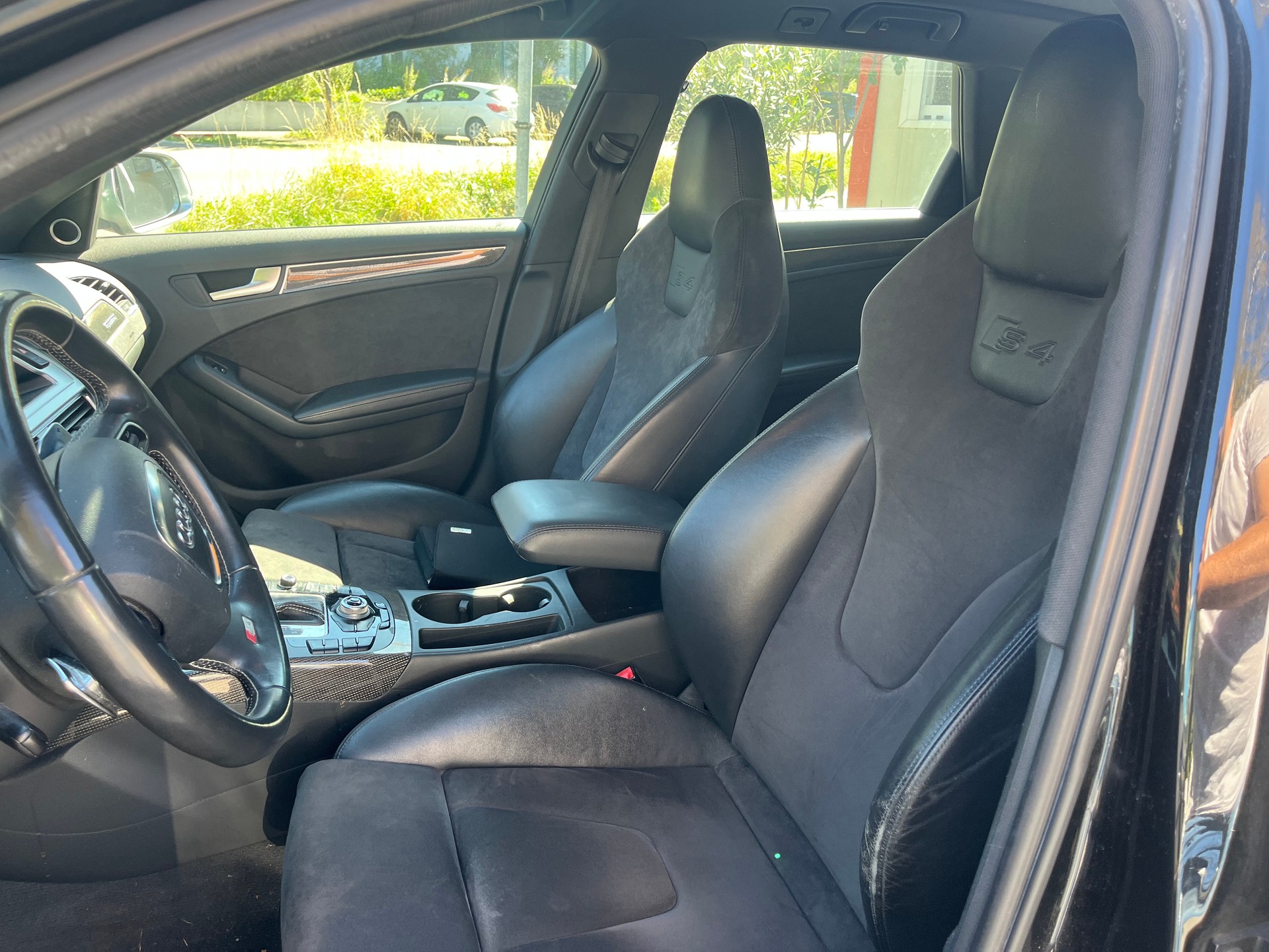 AUDI S4 Avant 3.0 TFSI quattro S-tronic-image-9