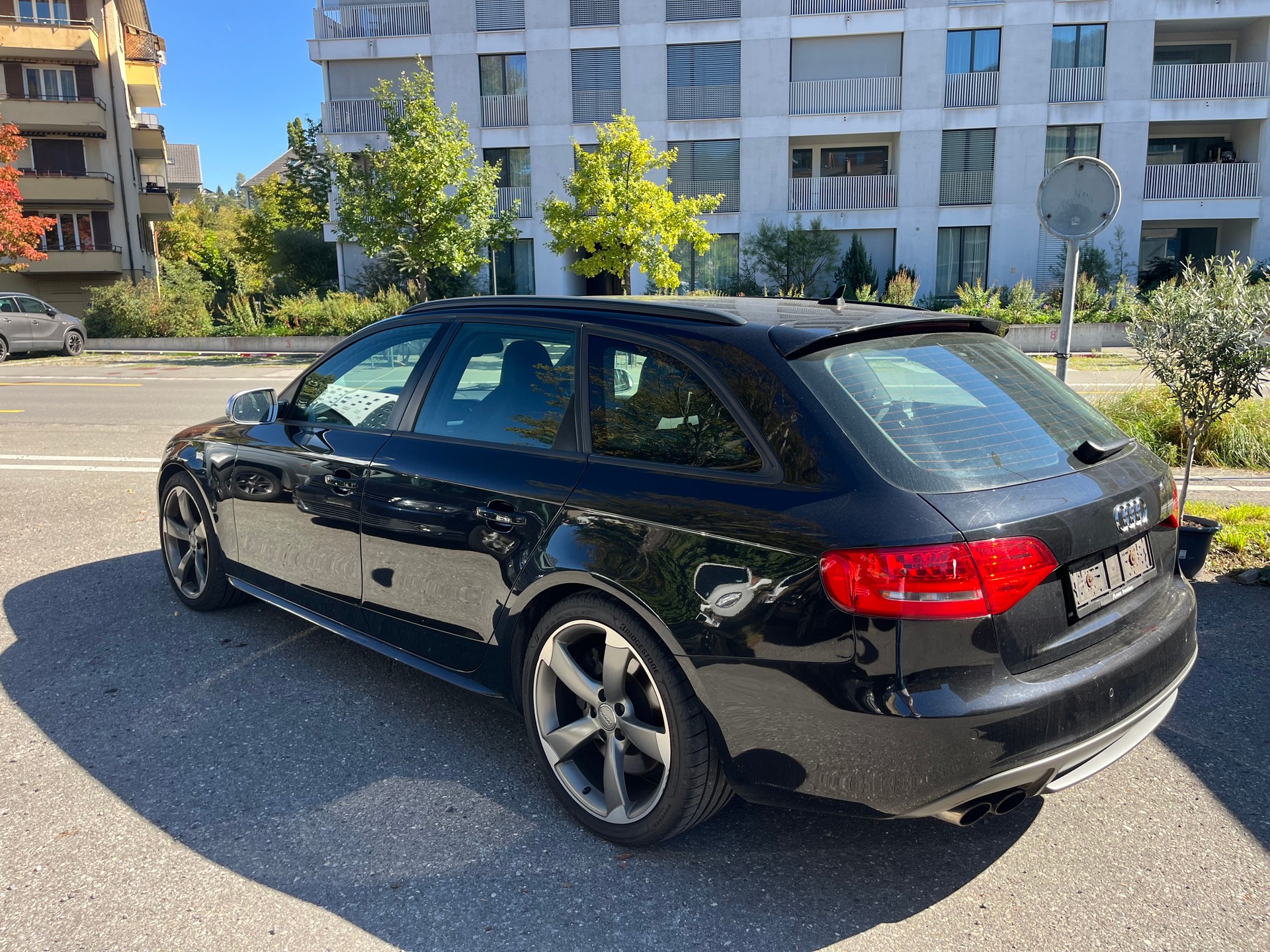 AUDI S4 Avant 3.0 TFSI quattro S-tronic-image-2