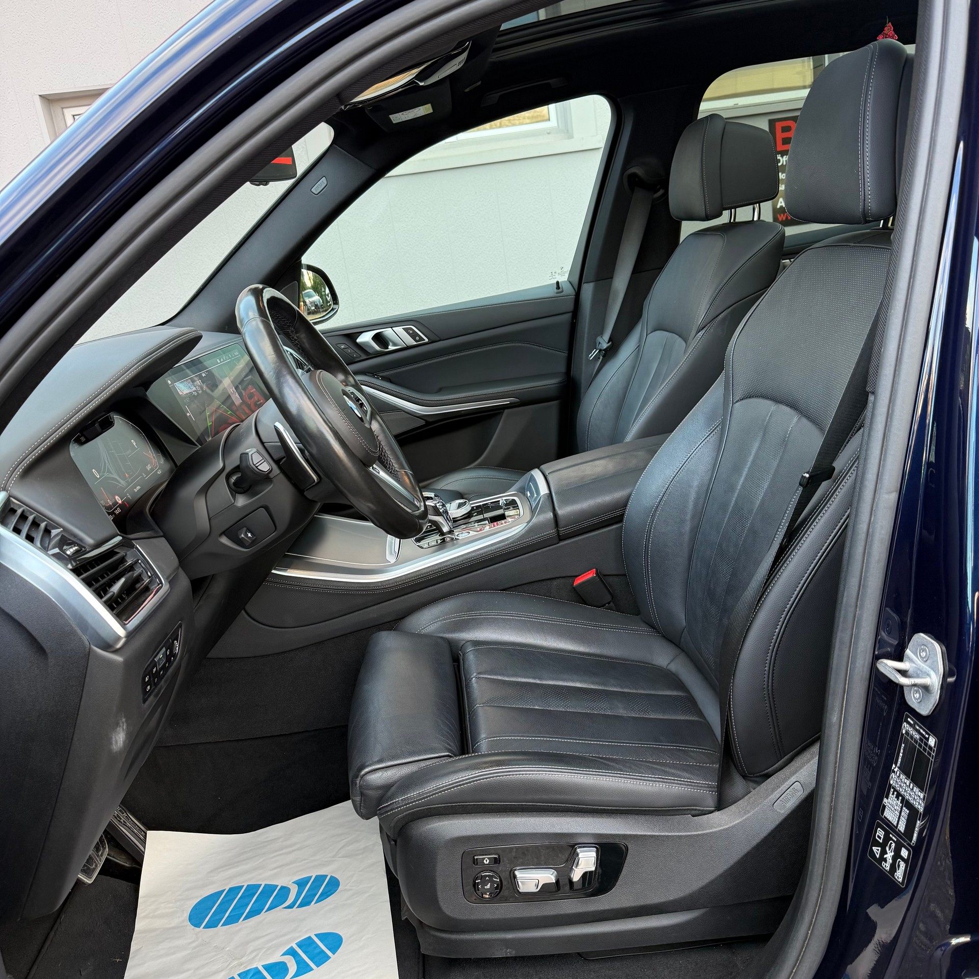 BMW X5 xDrive 30d Steptronic M SPORT PLUS *LEDER / PANORAMA-DACH / 21 ZOLL ALU / LUFT-FEDERUNG*-image-9