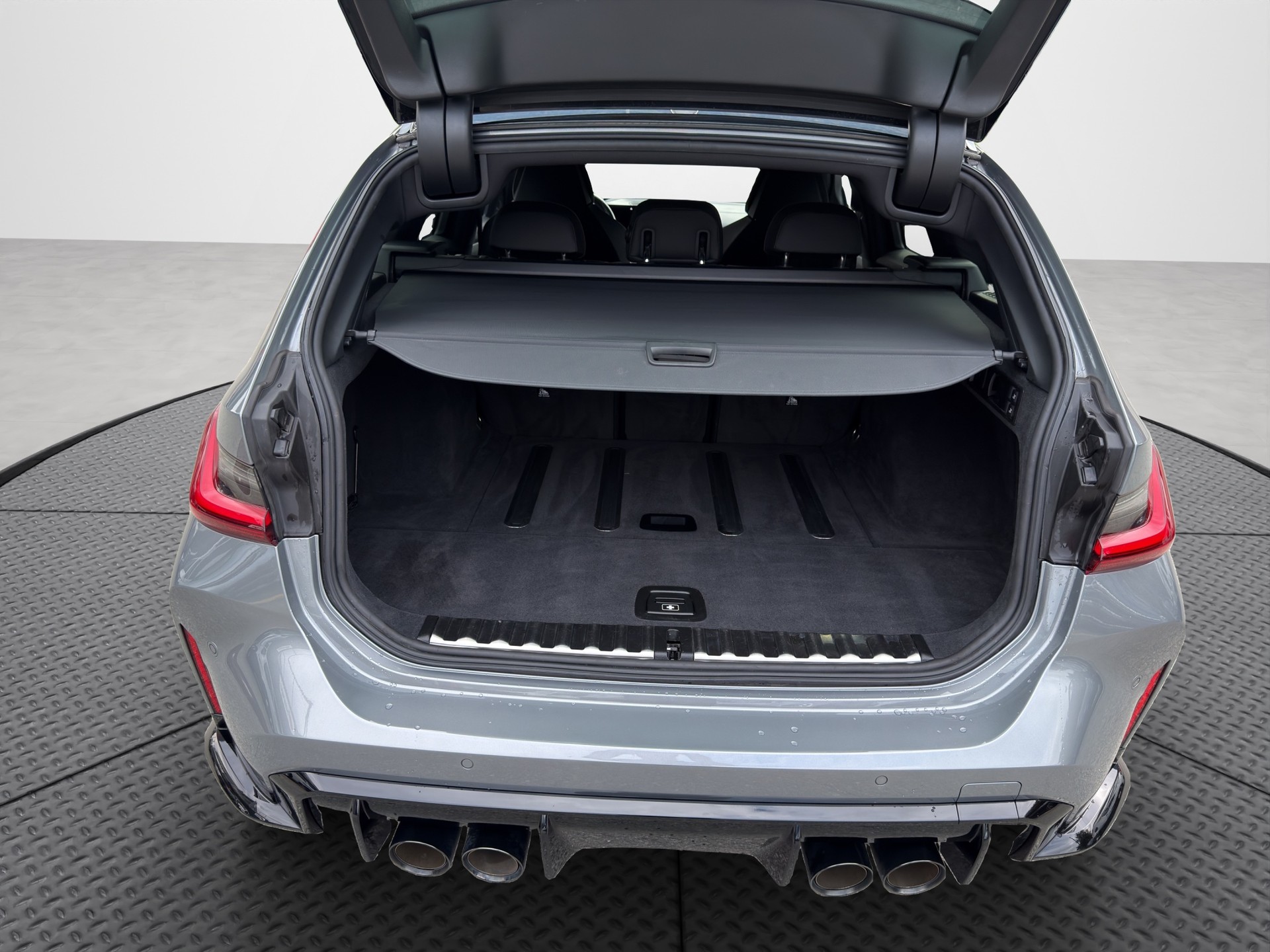 BMW M3 Touring xDrive Competition M-image-14