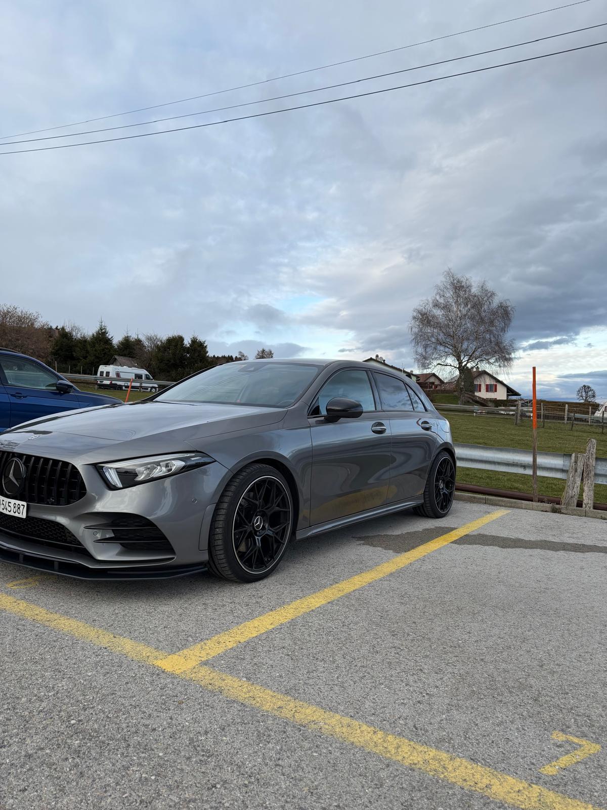 MERCEDES-BENZ A 250e AMG Line 8G-DCT-image-2