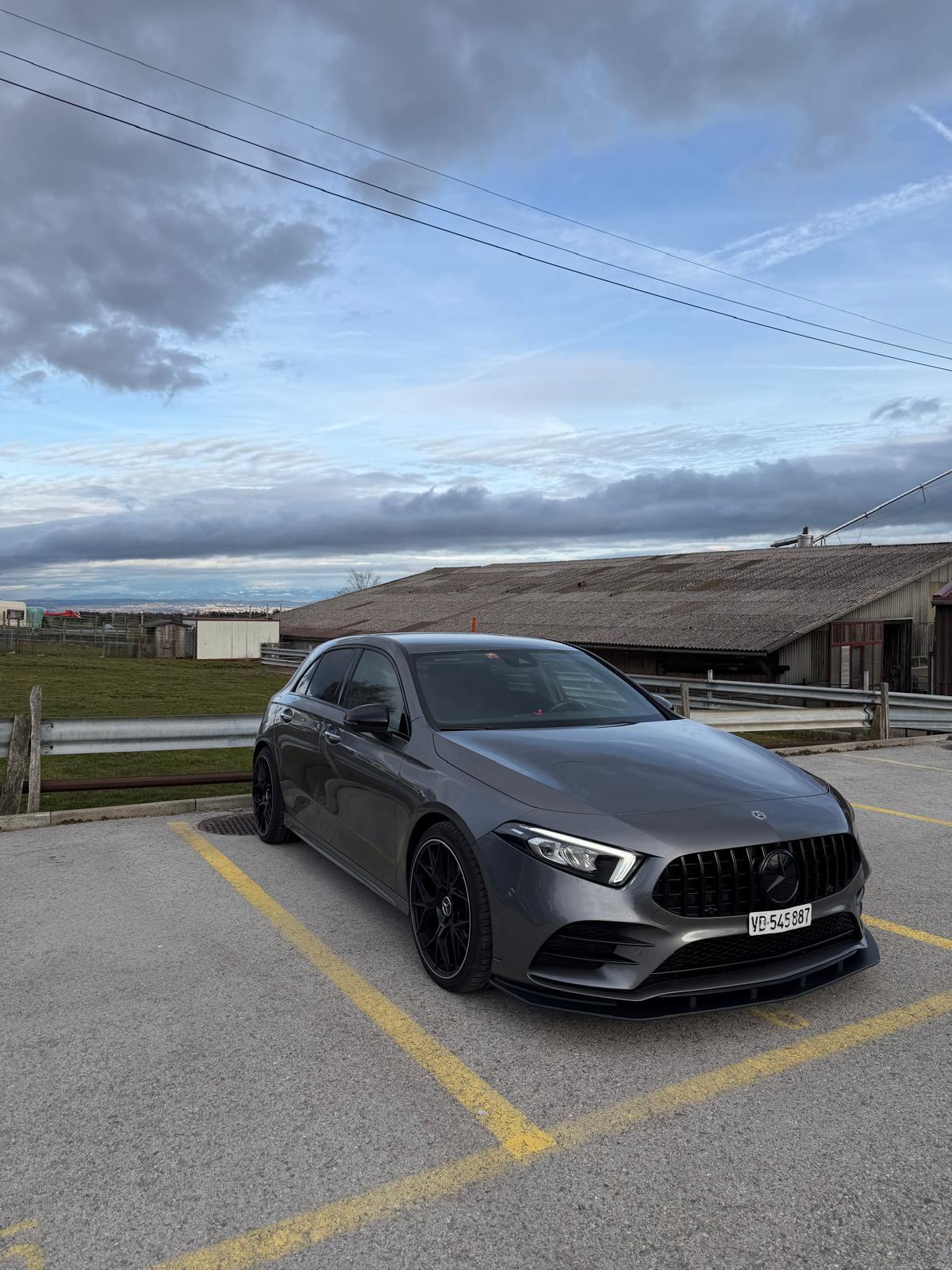 MERCEDES-BENZ A 250e AMG Line 8G-DCT-image-3