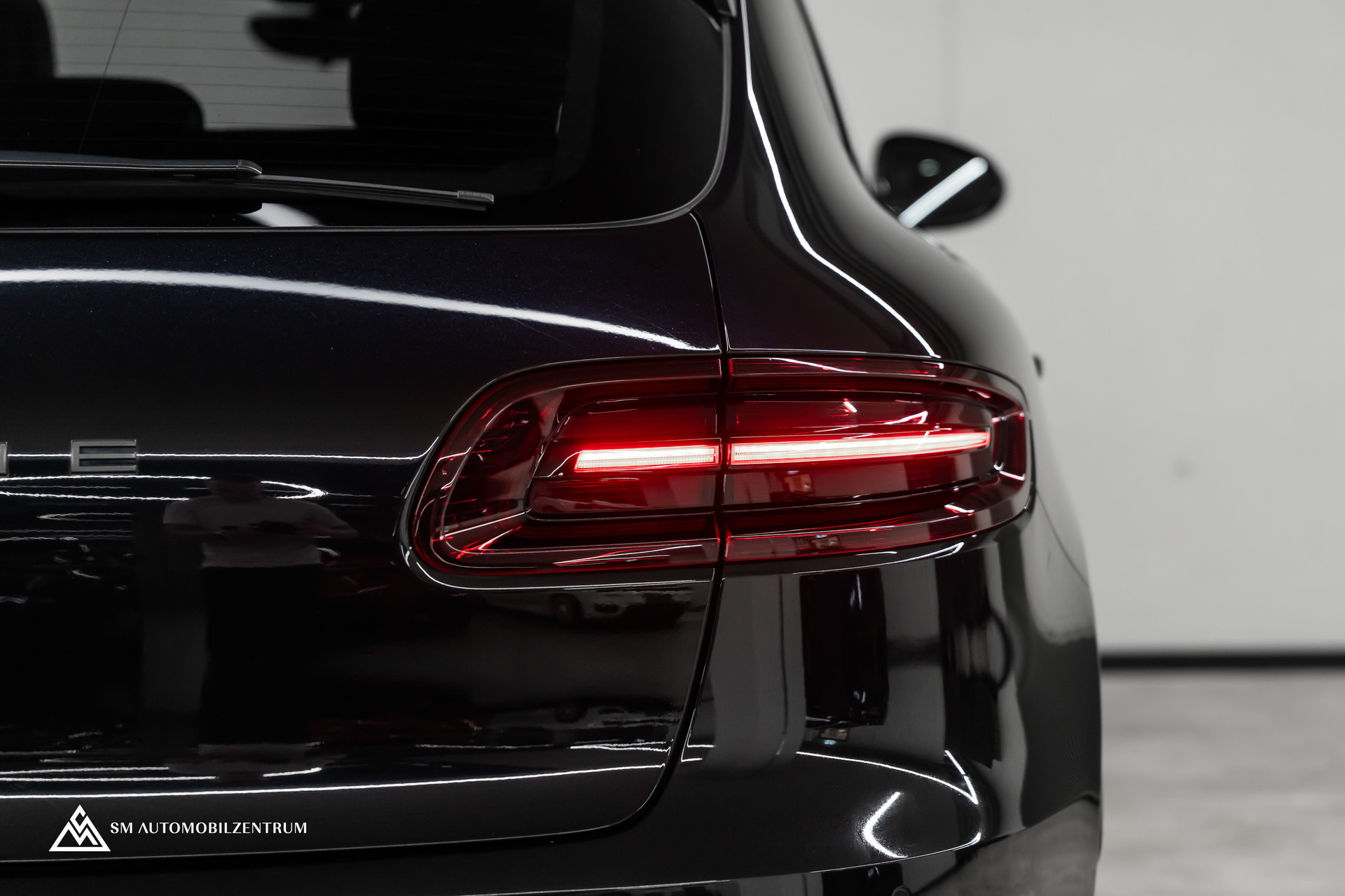 PORSCHE Macan Turbo PDK / Panorama / Sport Chrono / 21" 911 Turbo Design / Luftfahrwerk-image-9