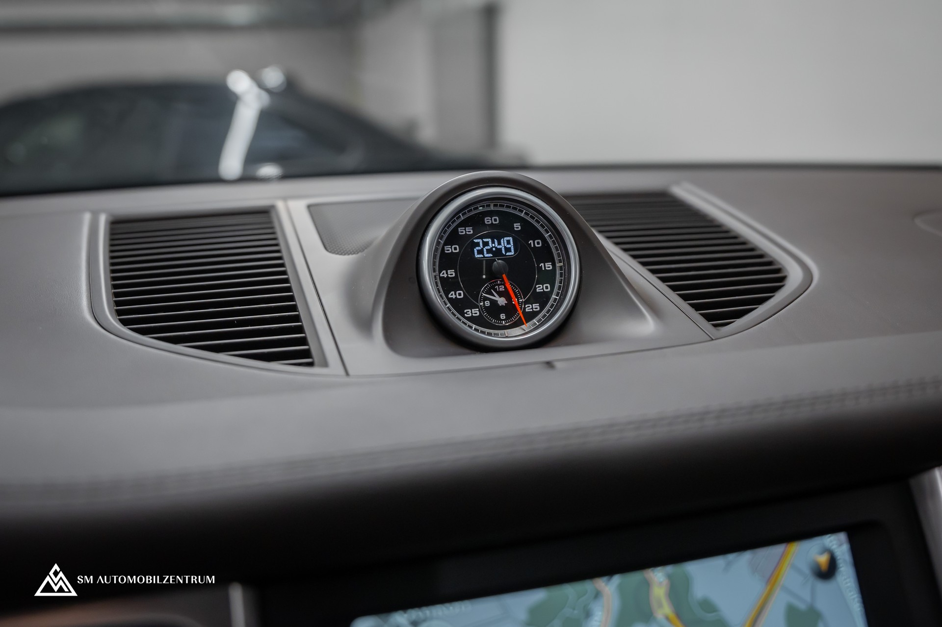 PORSCHE Macan Turbo PDK / Panorama / Sport Chrono / 21" 911 Turbo Design / Luftfahrwerk-image-30