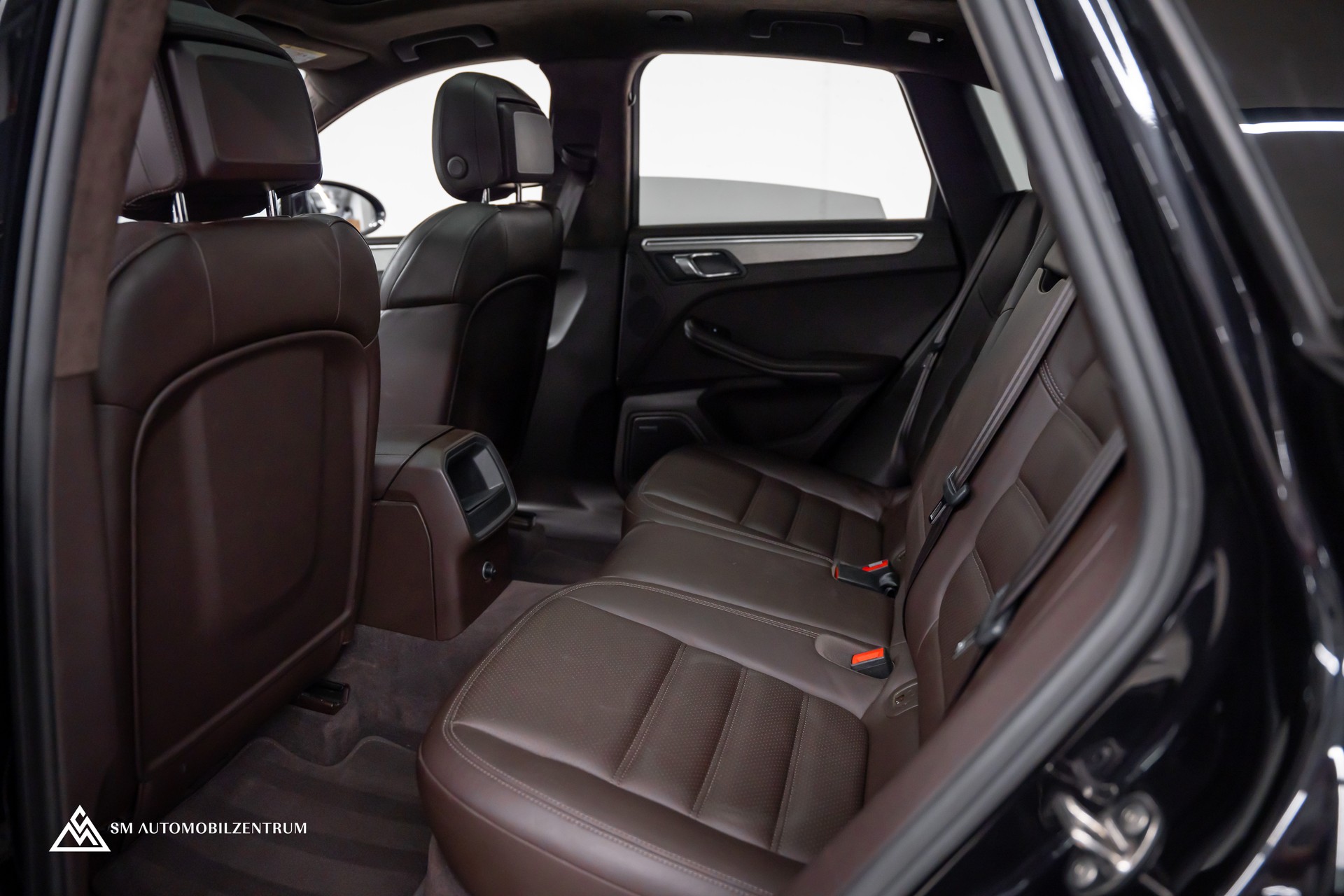 PORSCHE Macan Turbo PDK / Panorama / Sport Chrono / 21" 911 Turbo Design / Luftfahrwerk-image-15
