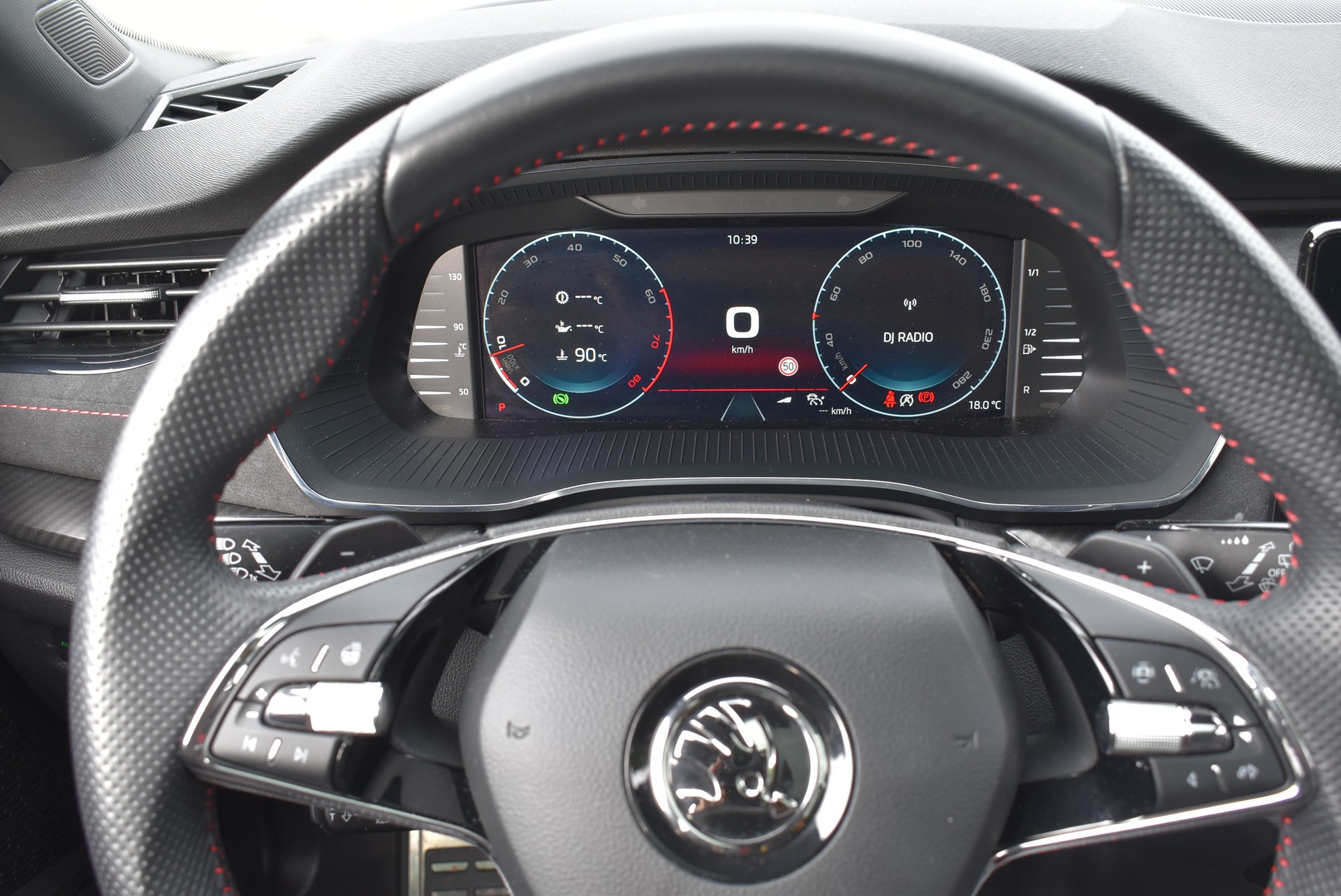 SKODA Octavia Combi 2.0 TSI DSG RS-image-10