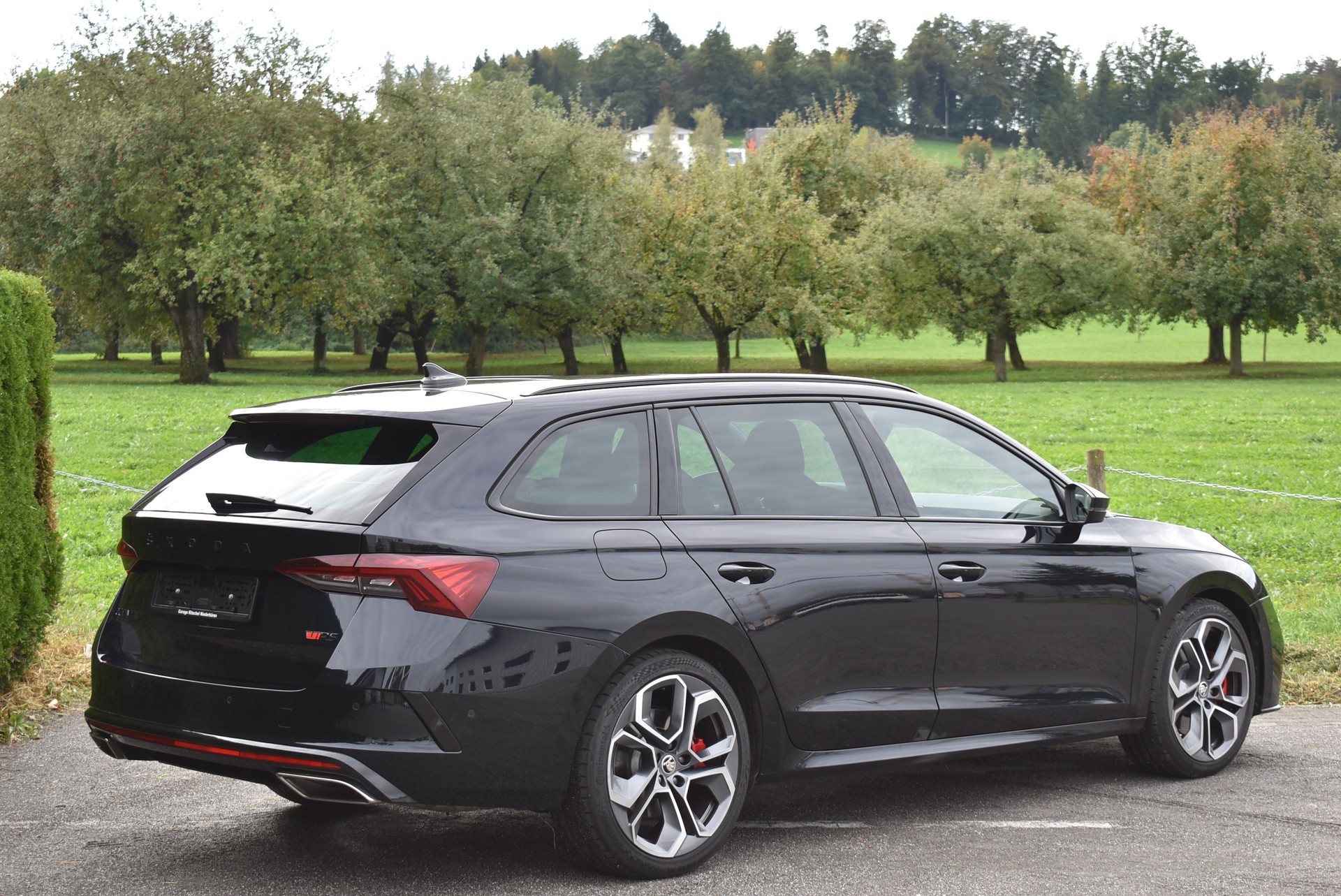 SKODA Octavia Combi 2.0 TSI DSG RS-image-4
