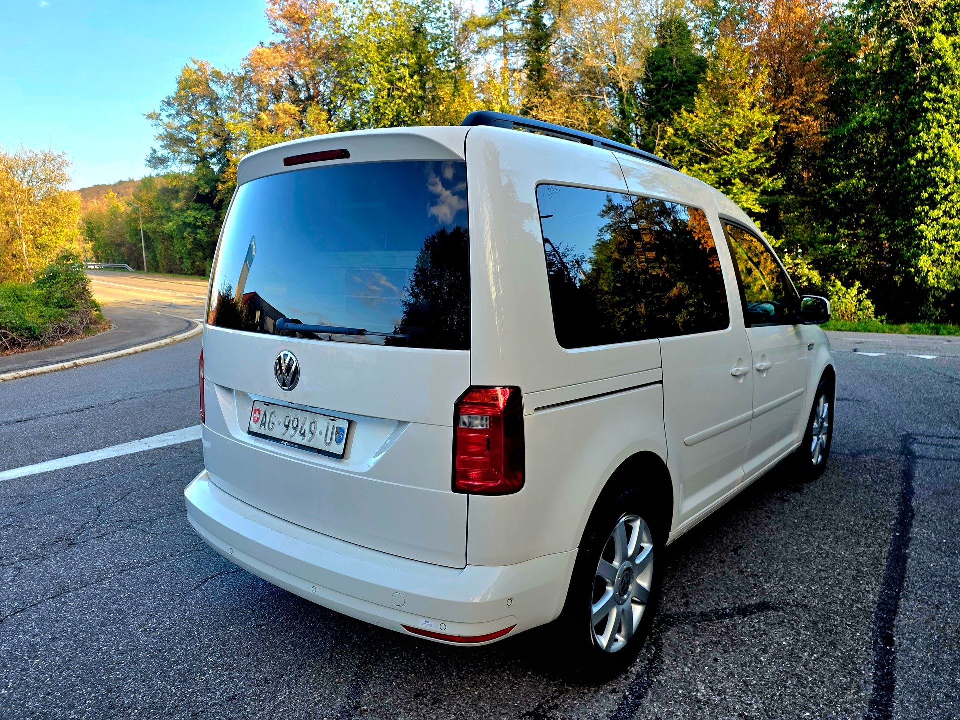 VW Caddy 2.0 TDI Comfortline 4Motion DSG-image-6