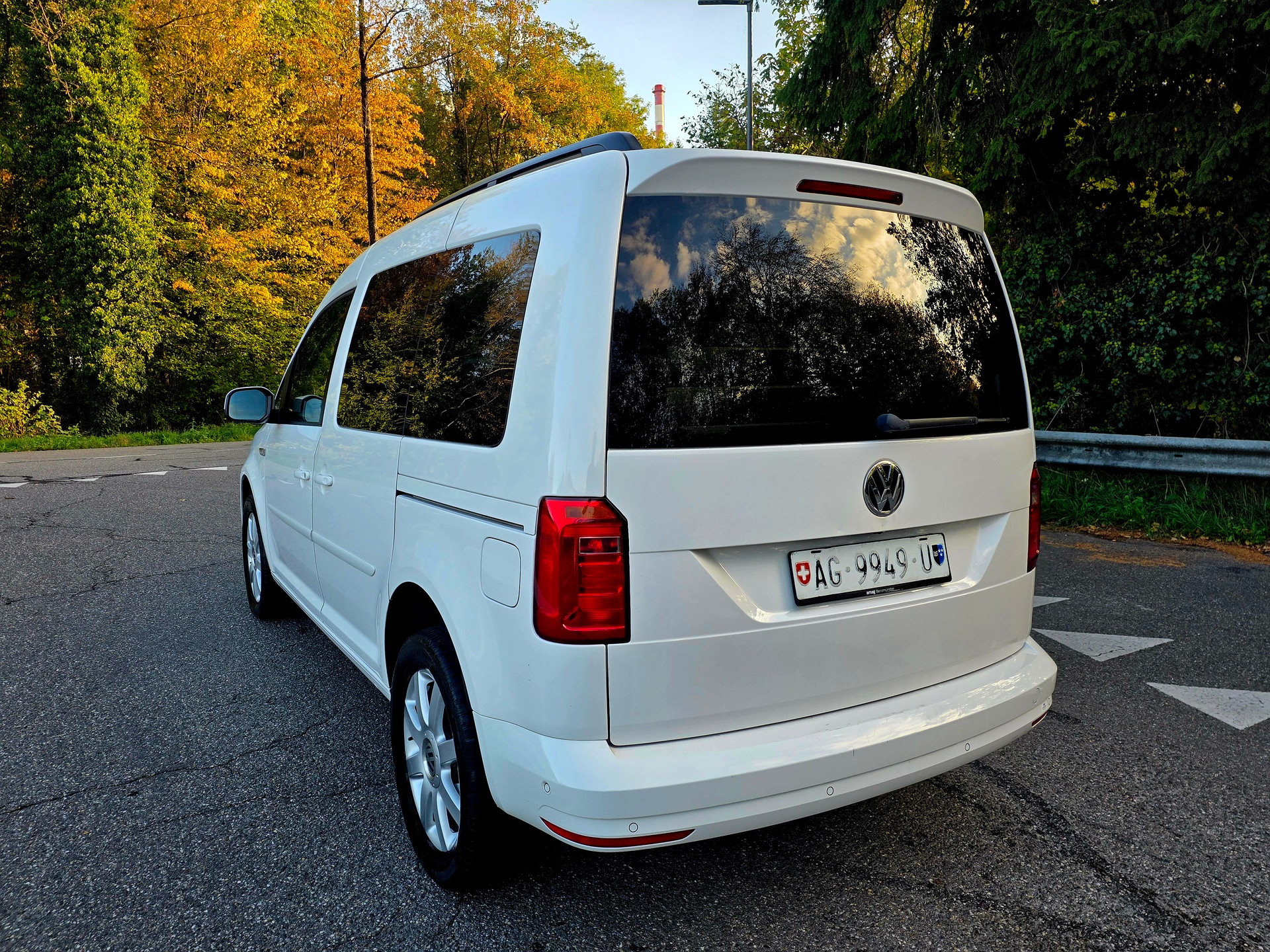 VW Caddy 2.0 TDI Comfortline 4Motion DSG-image-5