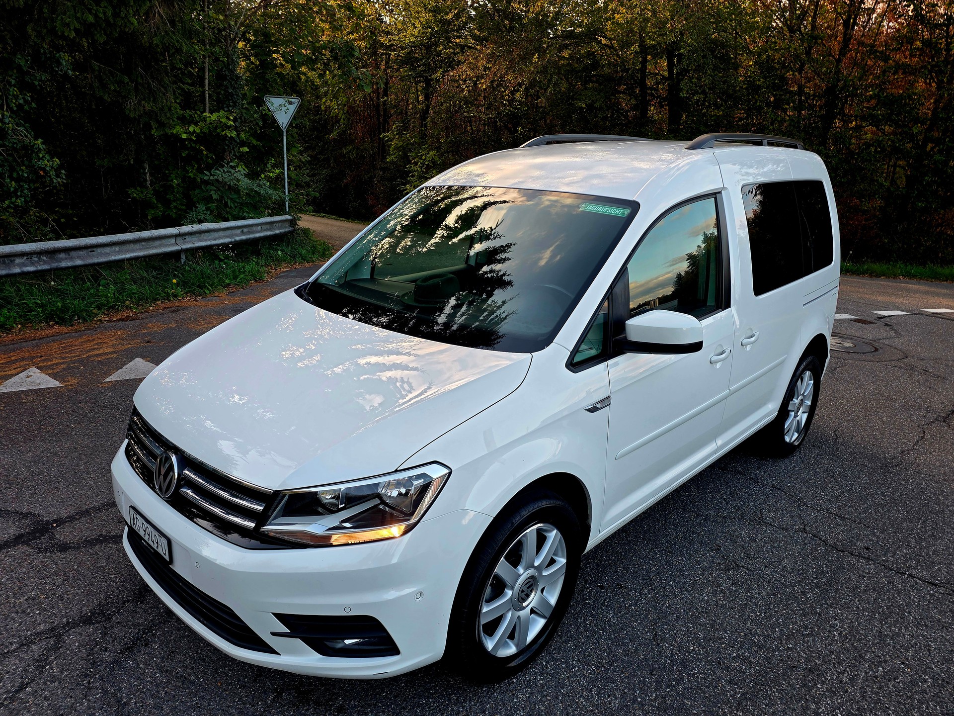 VW Caddy 2.0 TDI Comfortline 4Motion DSG-image-9