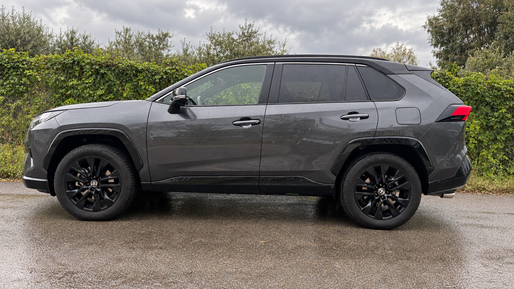 TOYOTA 2.5 HEV Premium-image-1