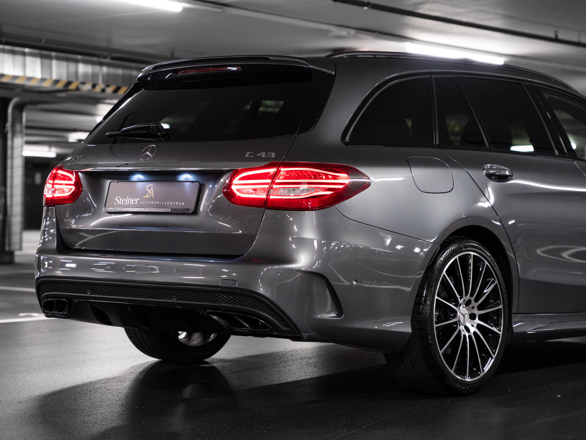 MERCEDES-BENZ C 43 AMG 4Matic 9G-Tronic-image-10
