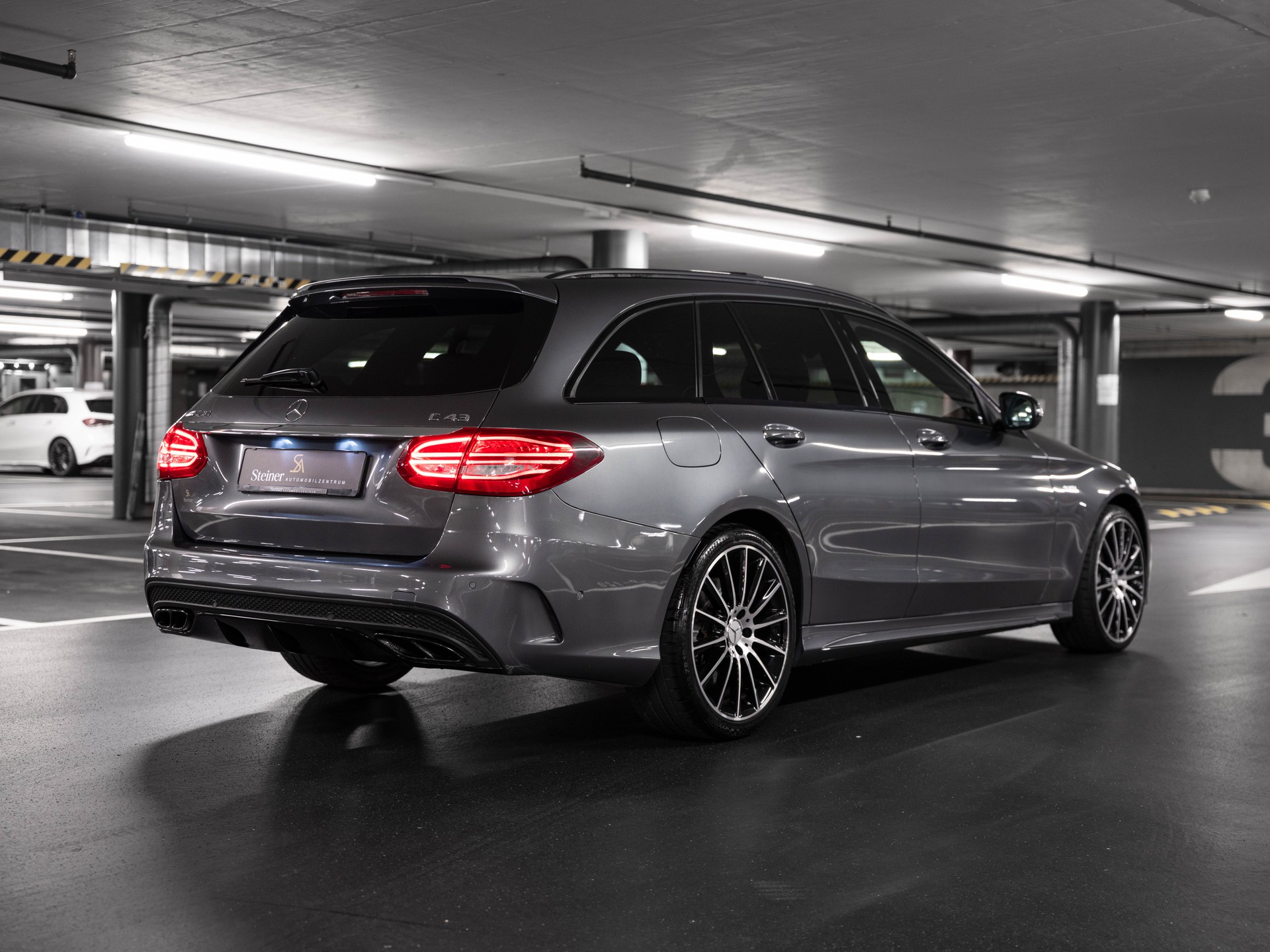 MERCEDES-BENZ C 43 AMG 4Matic 9G-Tronic-image-11