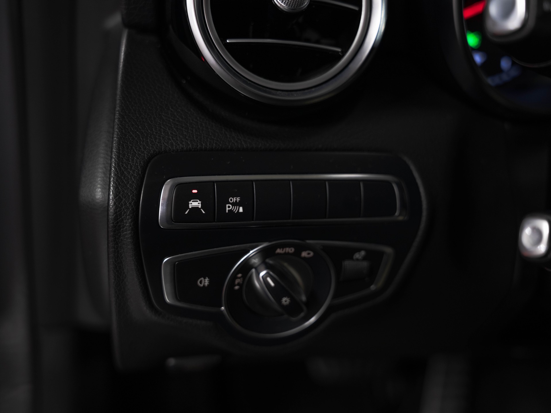 MERCEDES-BENZ C 43 AMG 4Matic 9G-Tronic-image-24