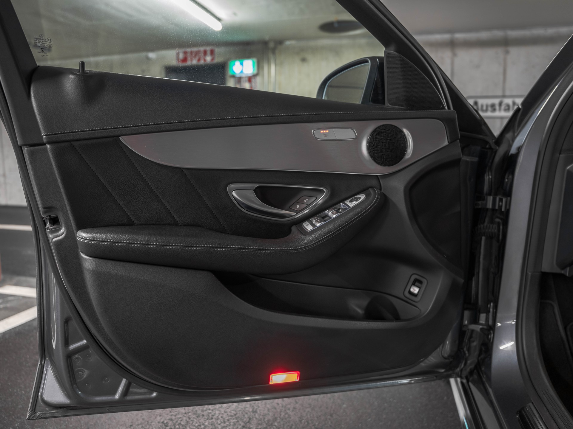 MERCEDES-BENZ C 43 AMG 4Matic 9G-Tronic-image-25