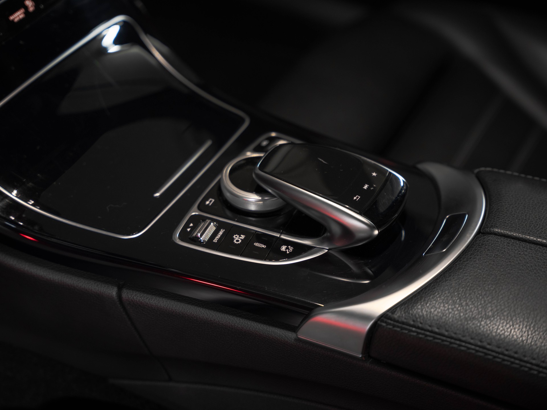 MERCEDES-BENZ C 43 AMG 4Matic 9G-Tronic-image-22